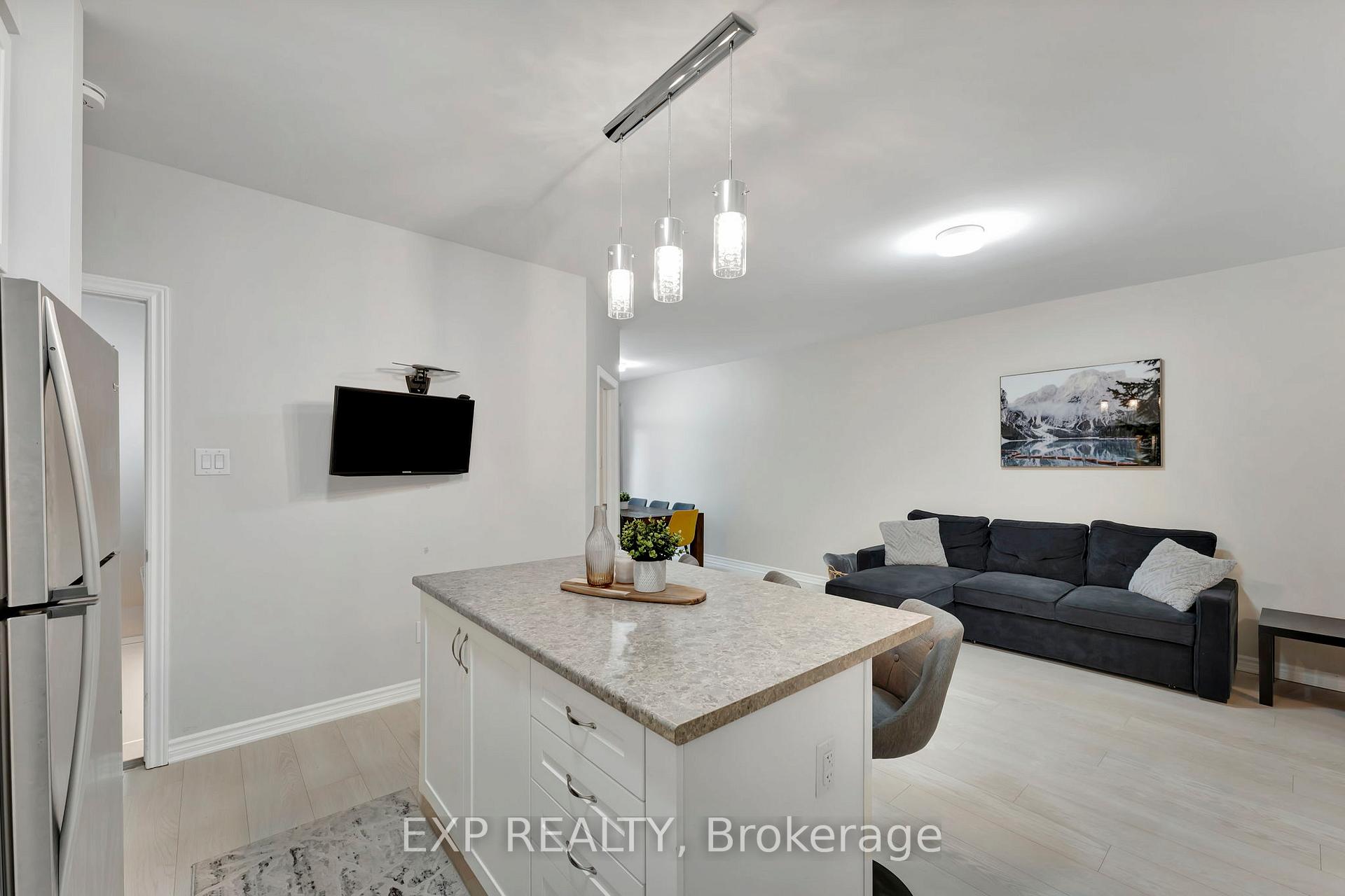 Photo 17 of 117 Pilot Private, Ottawa, Kanata - Emerald Meadows/Trailwest — HOMEH