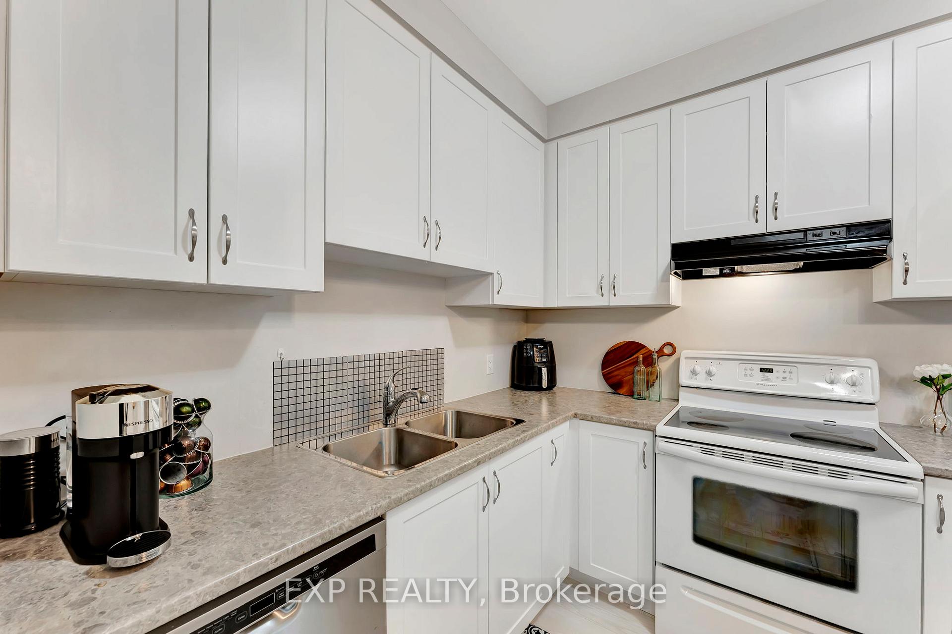 Photo 19 of 117 Pilot Private, Ottawa, Kanata - Emerald Meadows/Trailwest — HOMEH
