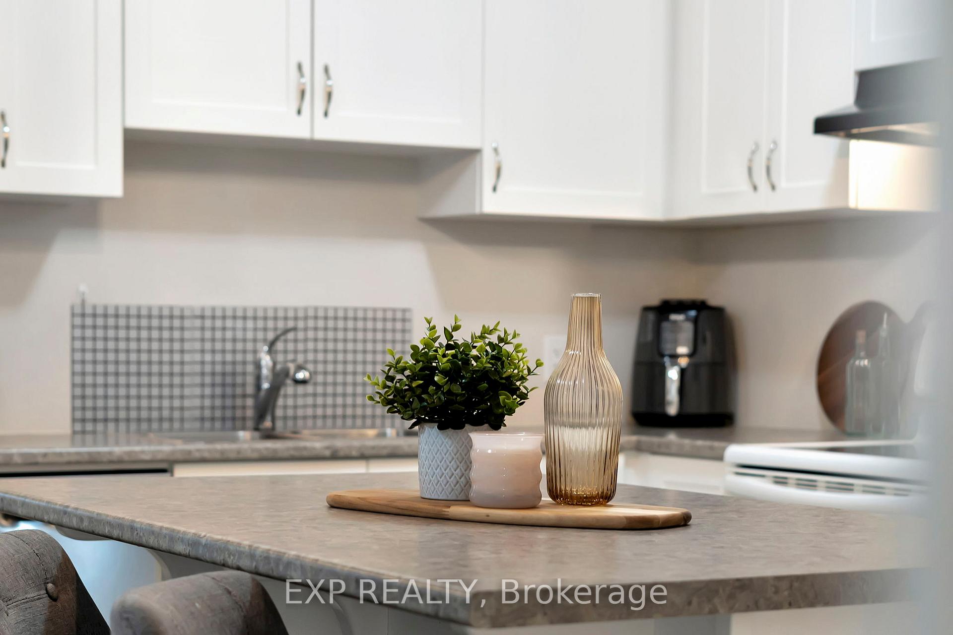 Photo 20 of 117 Pilot Private, Ottawa, Kanata - Emerald Meadows/Trailwest — HOMEH