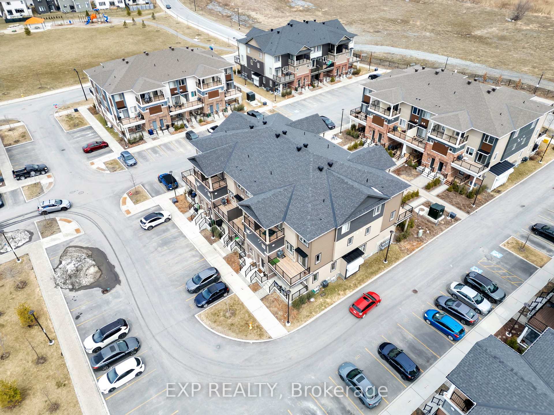 Photo 43 of 117 Pilot Private, Ottawa, Kanata - Emerald Meadows/Trailwest — HOMEH