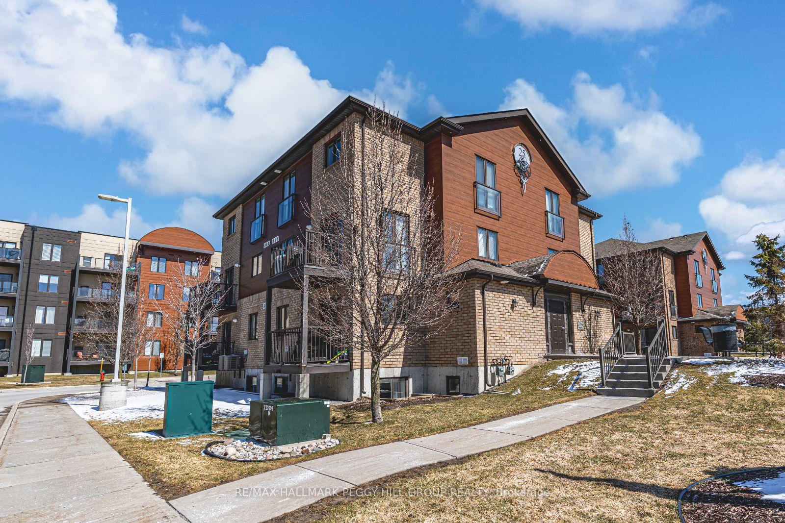 Front of Unit 7, 25 Madelaine Drive