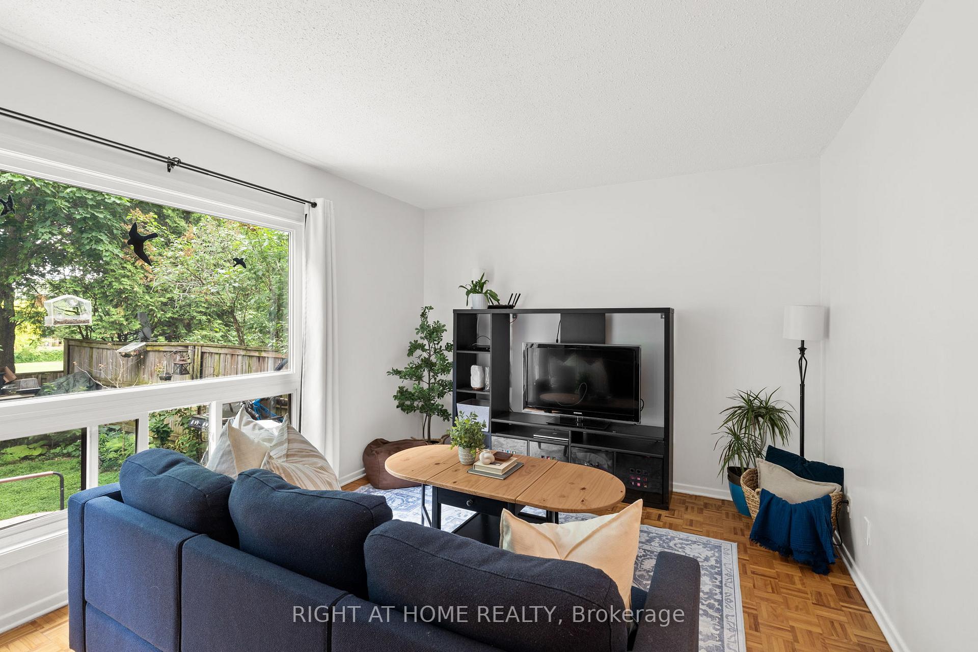 Photo 11 of 12B Larkshire Lane, Ottawa, Barrhaven - Pheasant Run — HOMEH