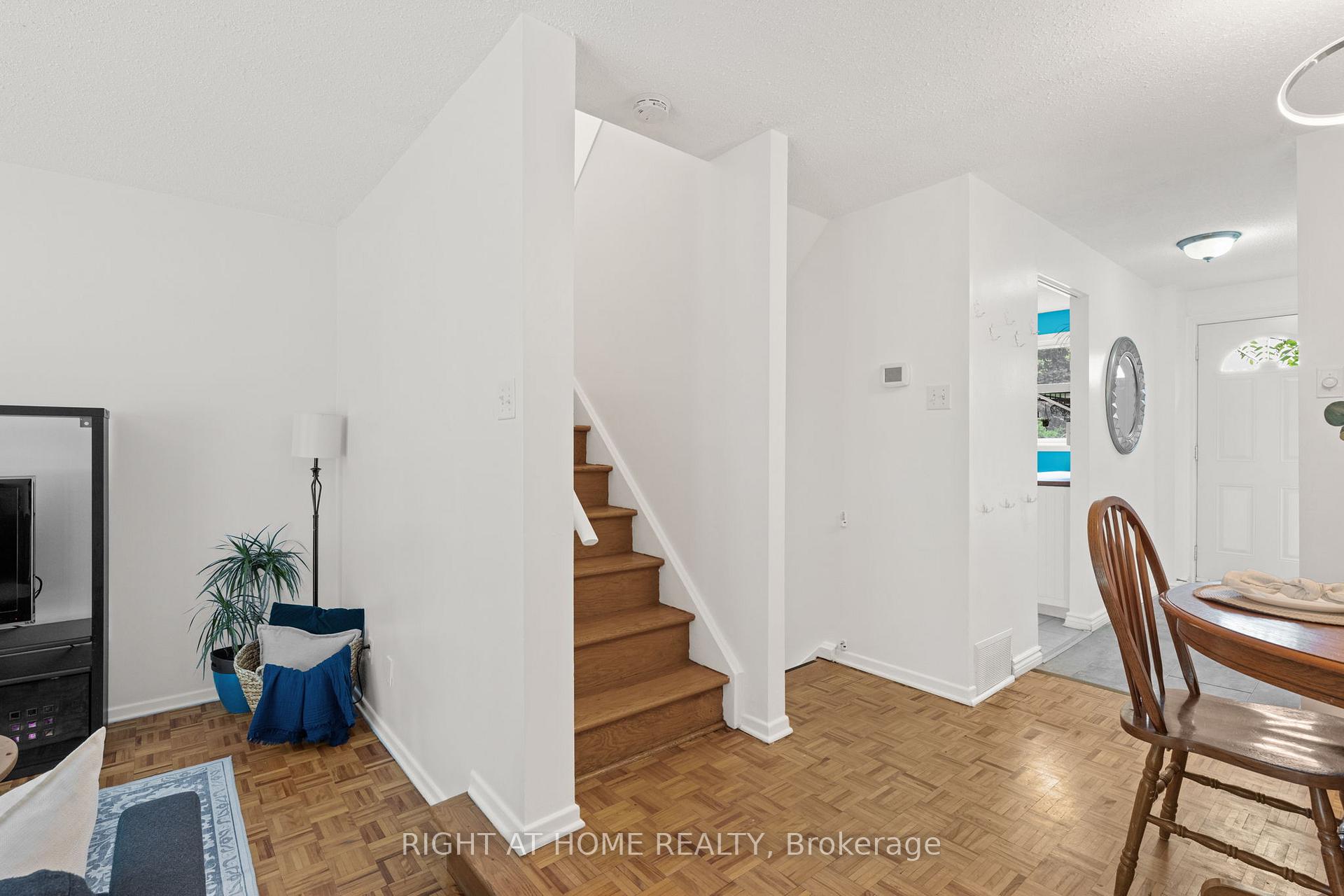 Photo 14 of 12B Larkshire Lane, Ottawa, Barrhaven - Pheasant Run — HOMEH