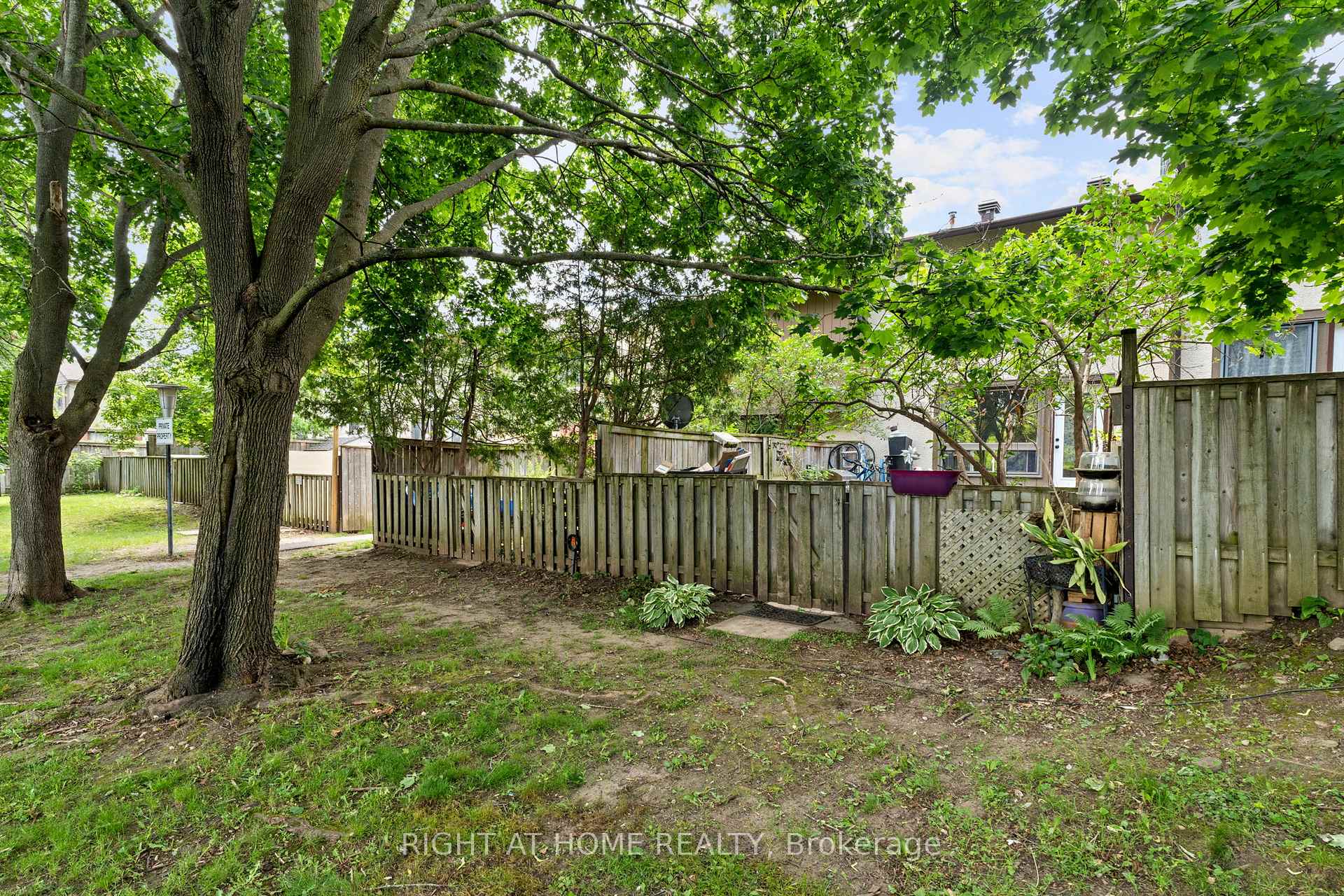 Photo 29 of 12B Larkshire Lane, Ottawa, Barrhaven - Pheasant Run — HOMEH
