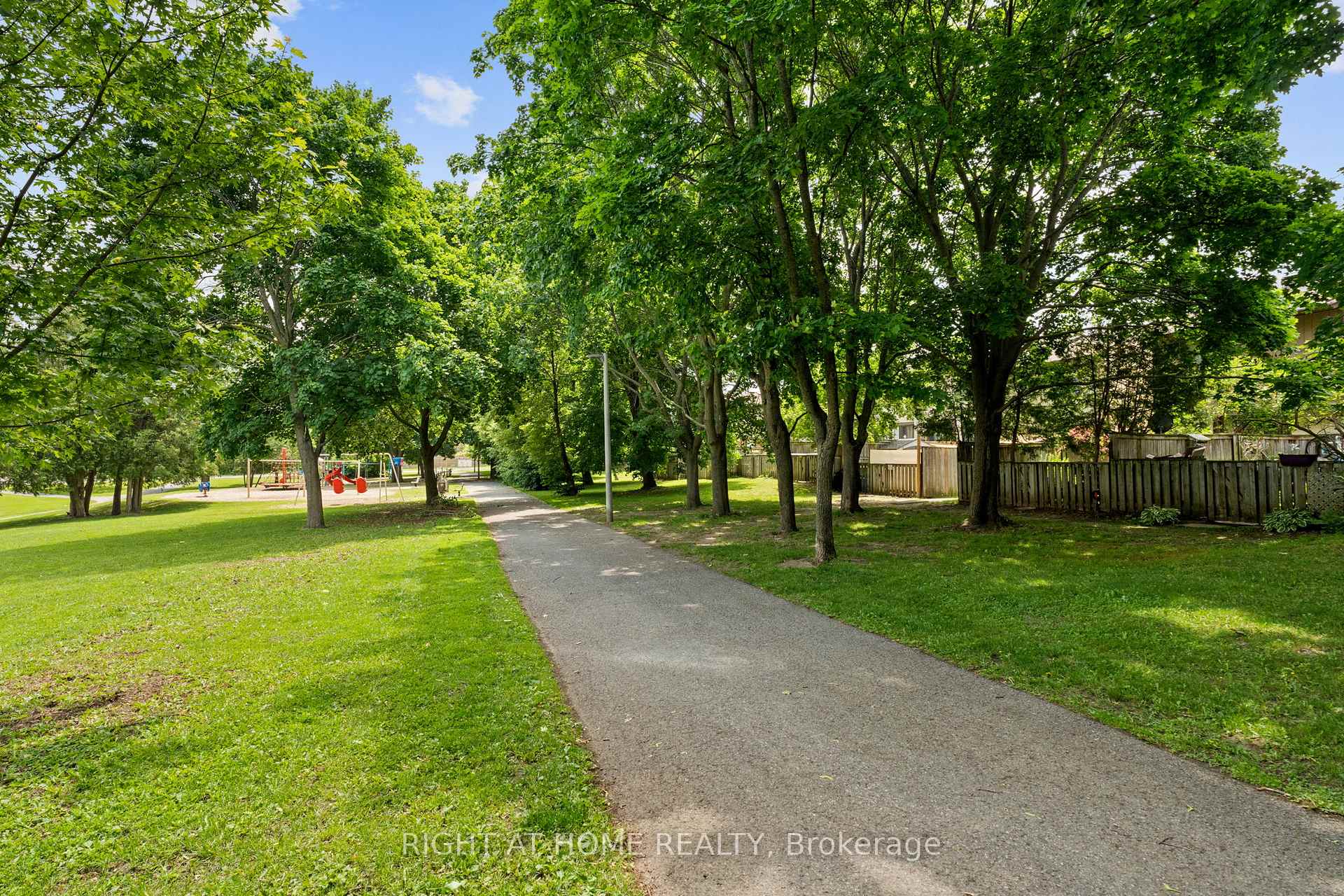 Photo 30 of 12B Larkshire Lane, Ottawa, Barrhaven - Pheasant Run — HOMEH