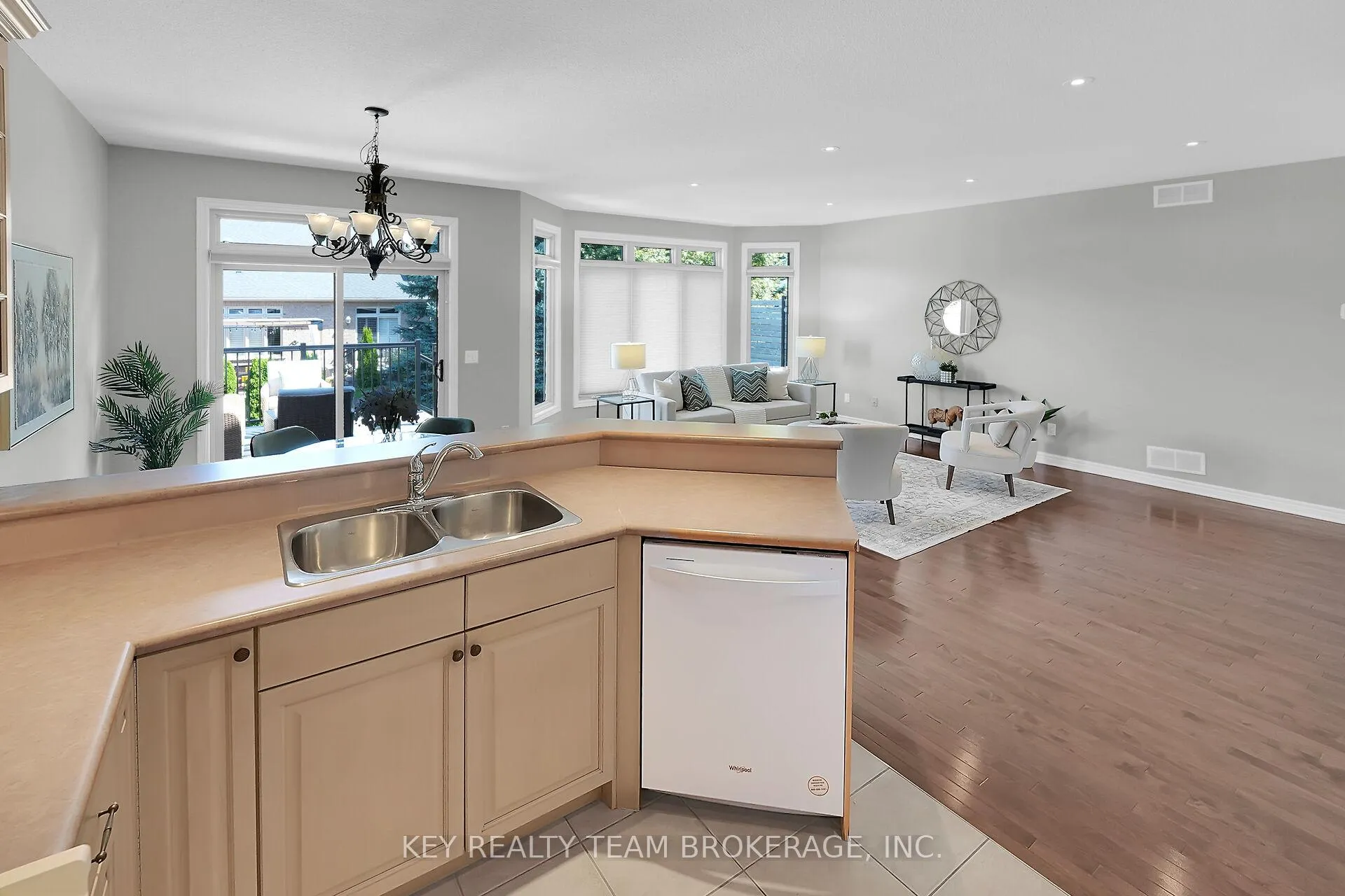 Photo 10 of Unit 3, 27 Scullers Way, St. Catharines, Martindale Pond — HOMEH