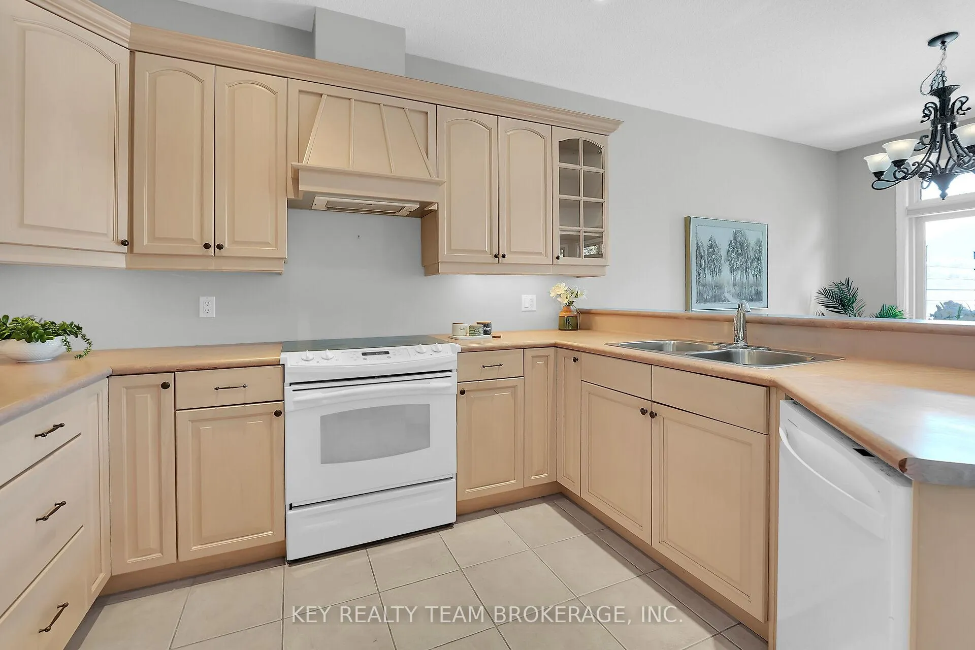 Photo 11 of Unit 3, 27 Scullers Way, St. Catharines, Martindale Pond — HOMEH