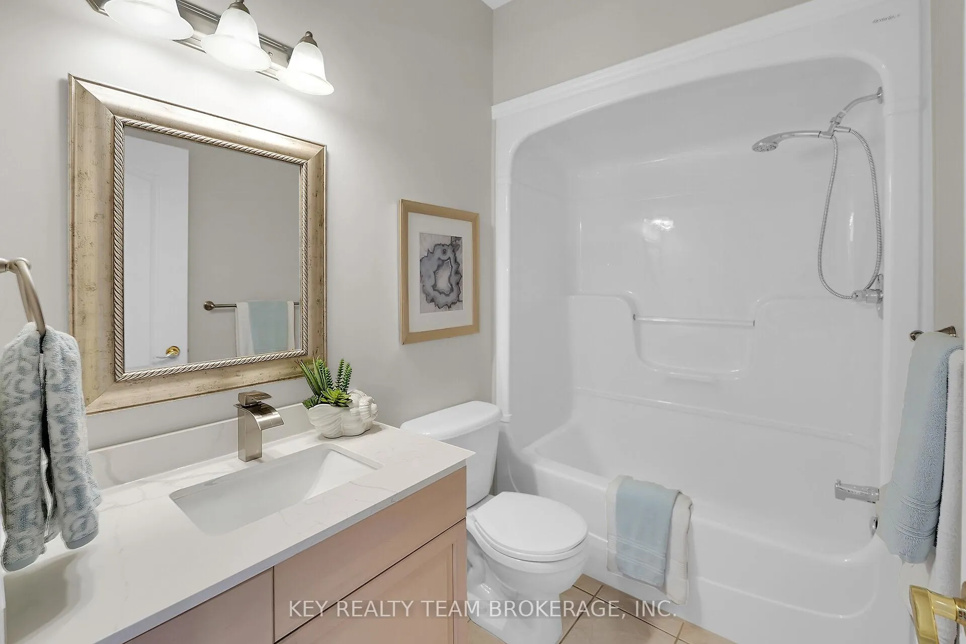 Photo 24 of Unit 3, 27 Scullers Way, St. Catharines, Martindale Pond — HOMEH