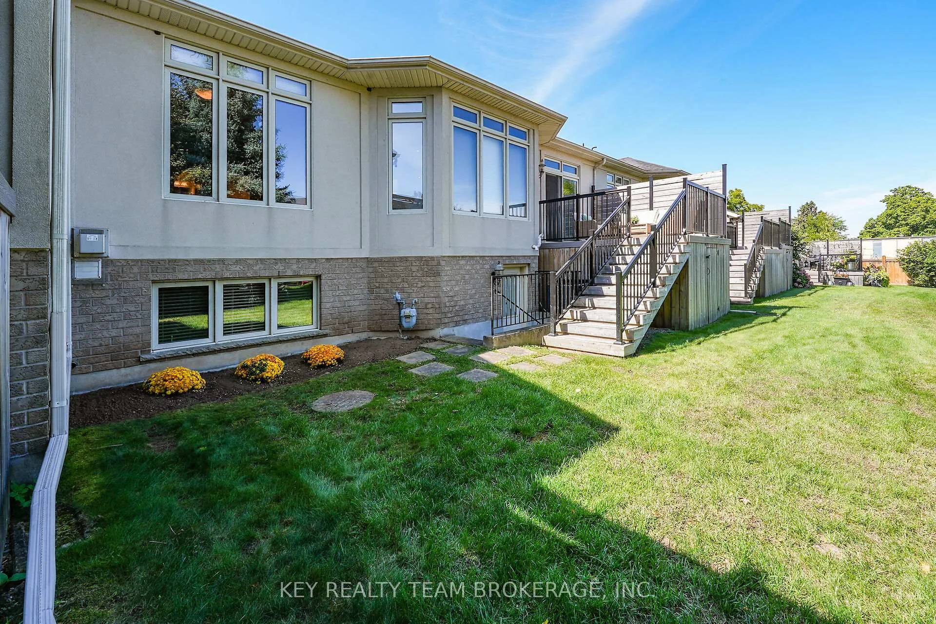 Photo 45 of Unit 3, 27 Scullers Way, St. Catharines, Martindale Pond — HOMEH