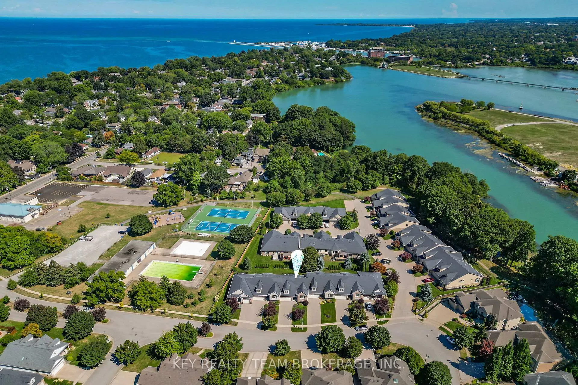 Photo 46 of Unit 3, 27 Scullers Way, St. Catharines, Martindale Pond — HOMEH