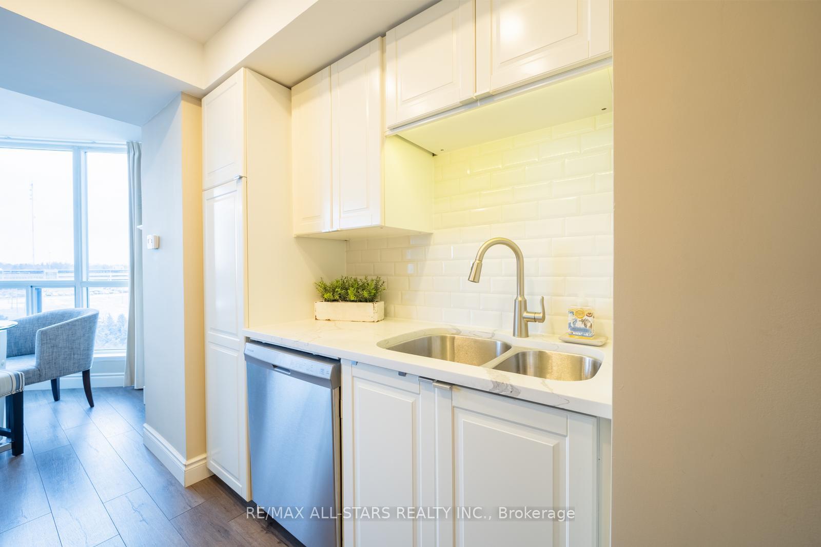 Photo 6 of Unit 708, 360 Watson Street W, Whitby, Port Whitby — HOMEH