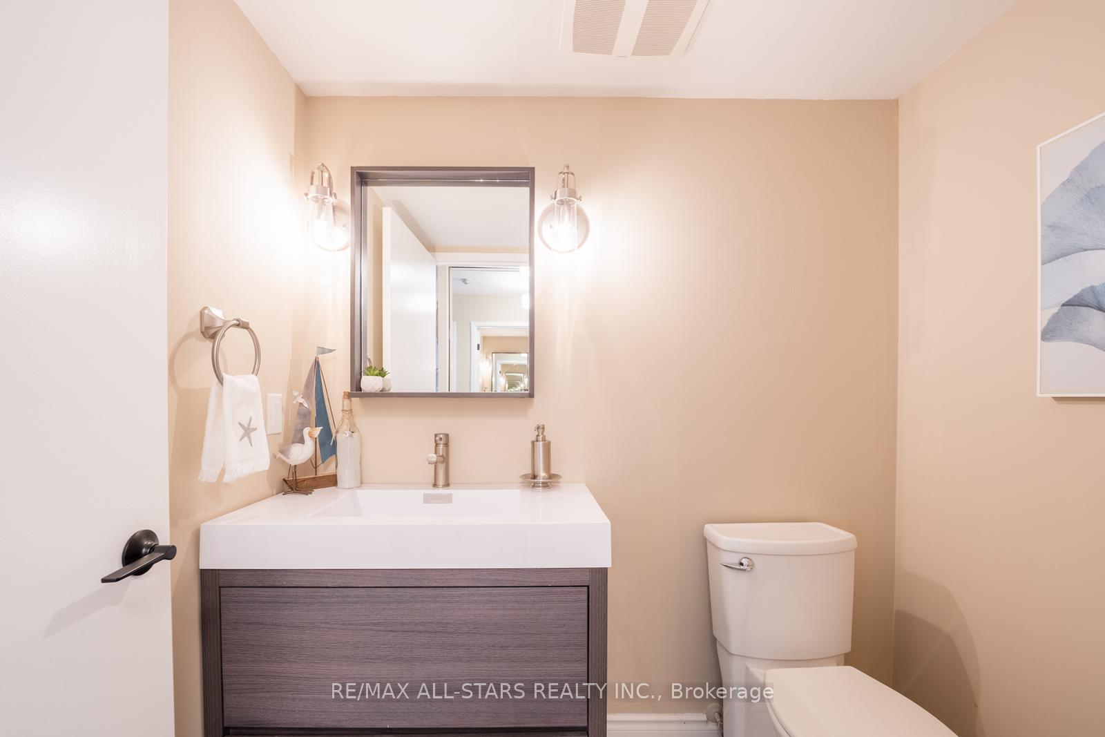 Photo 15 of Unit 708, 360 Watson Street W, Whitby, Port Whitby — HOMEH