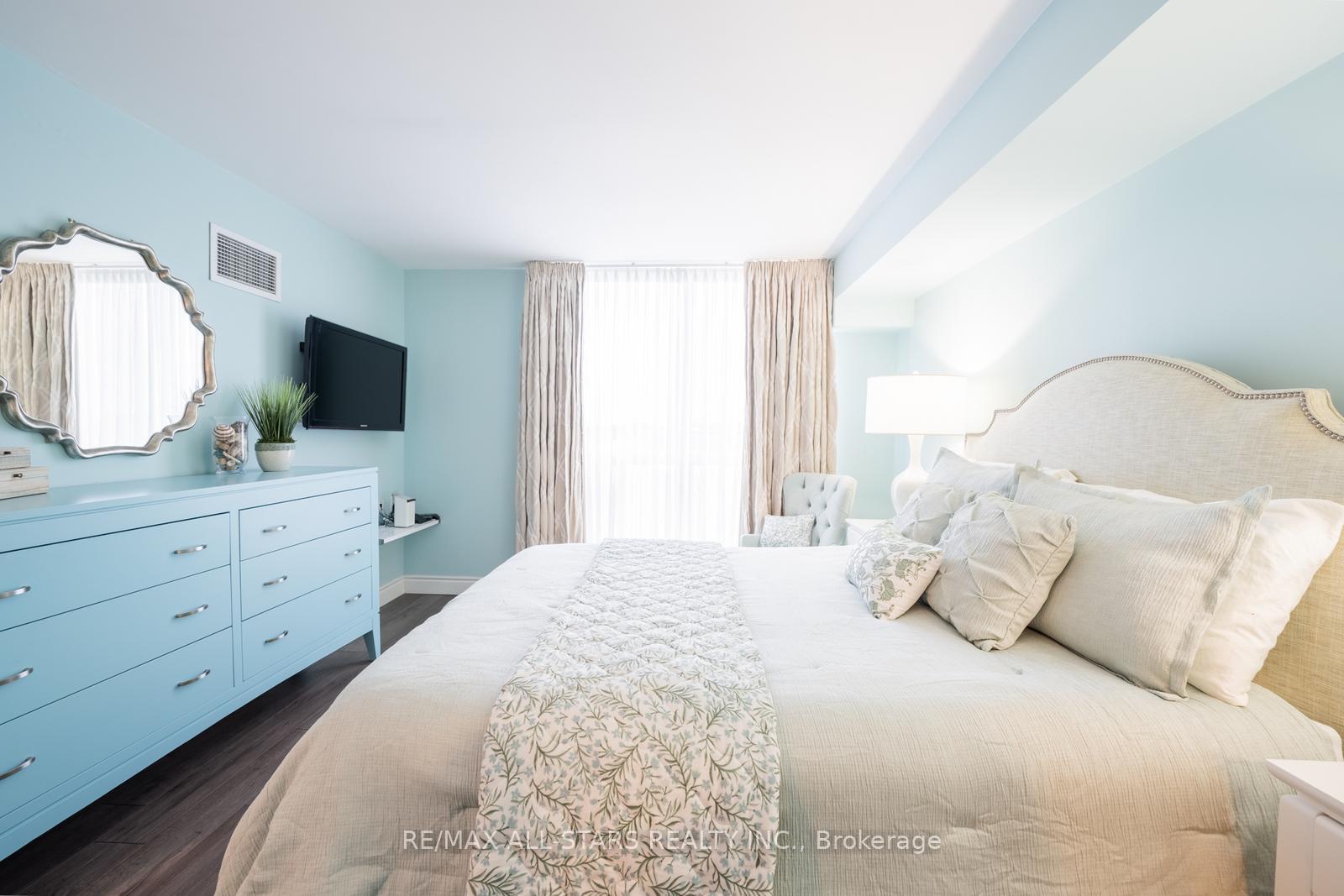 Photo 17 of Unit 708, 360 Watson Street W, Whitby, Port Whitby — HOMEH