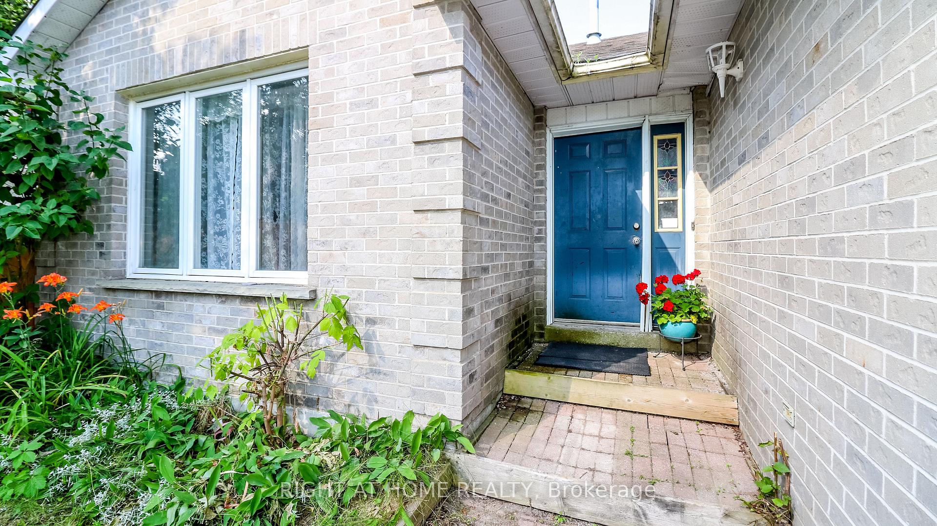 Photo 3 of 4 Elizabeth Street, Barrie, Ardagh — HOMEH