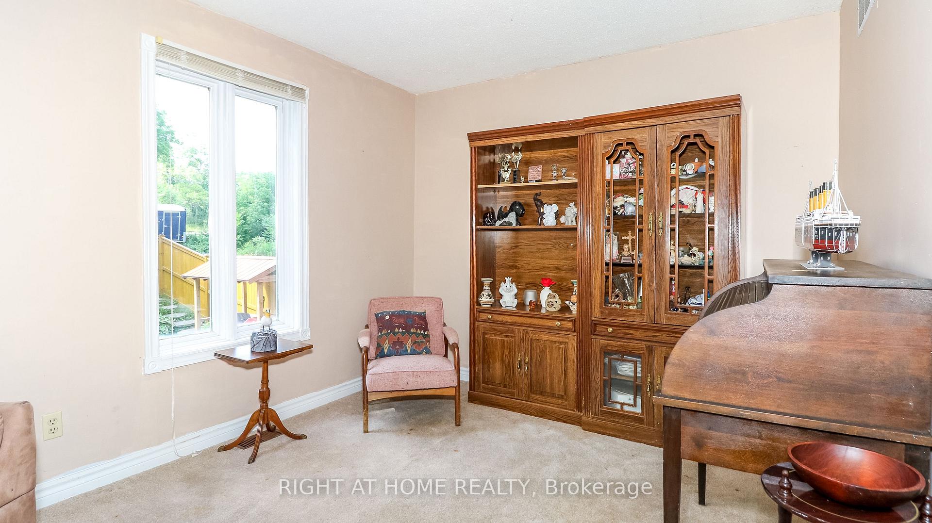 Photo 10 of 4 Elizabeth Street, Barrie, Ardagh — HOMEH
