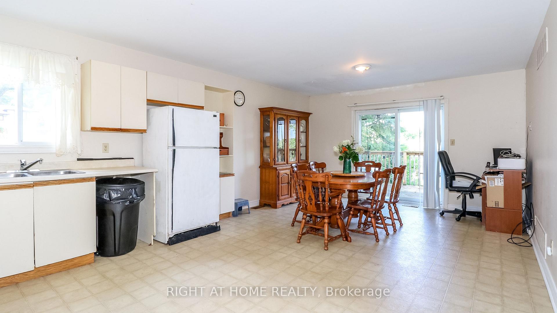 Photo 14 of 4 Elizabeth Street, Barrie, Ardagh — HOMEH