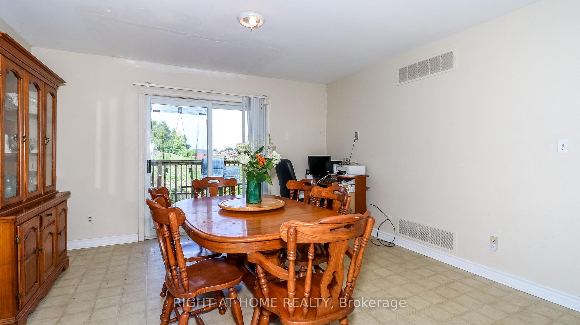 Photo 16 of 4 Elizabeth Street, Barrie, Ardagh — HOMEH