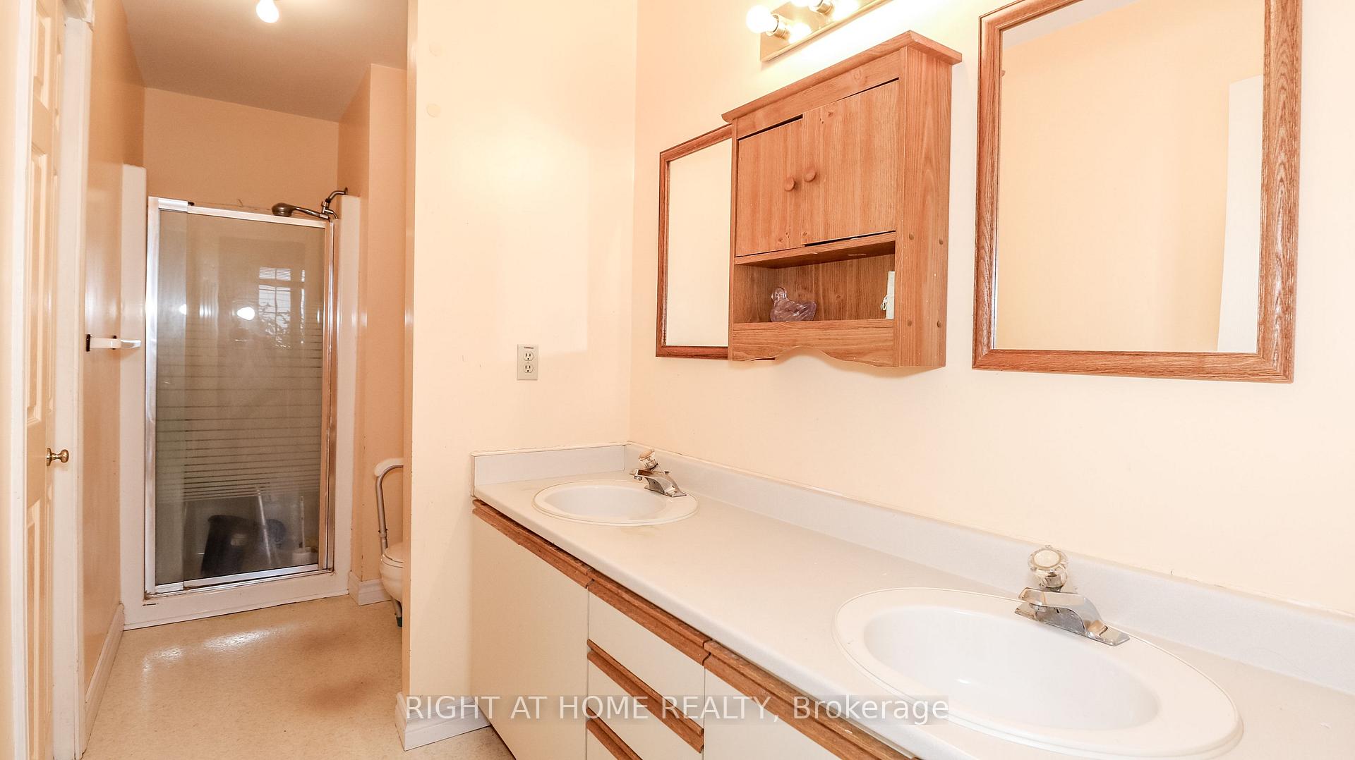 Photo 20 of 4 Elizabeth Street, Barrie, Ardagh — HOMEH