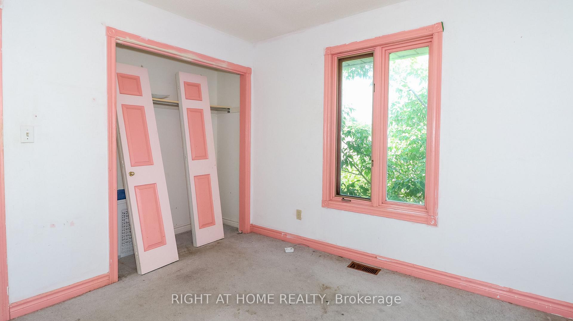 Photo 24 of 4 Elizabeth Street, Barrie, Ardagh — HOMEH