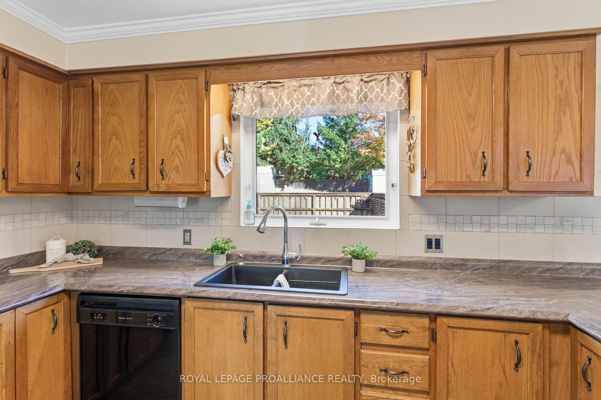 Photo 14 of 28 Percy Street, Cramahe, Colborne — HOMEH