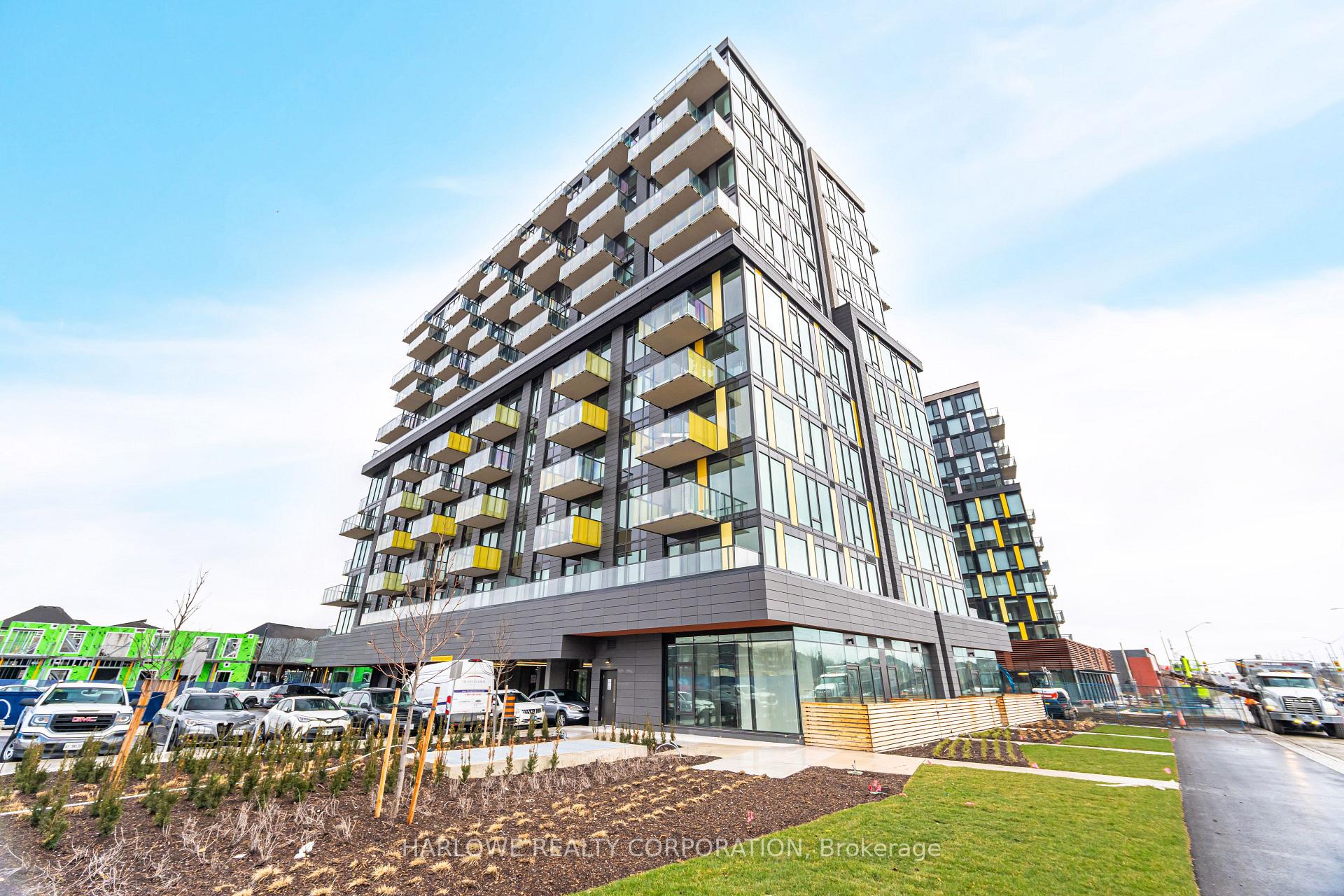 Front of Unit 907, 3006 William Cutmore Boulevard