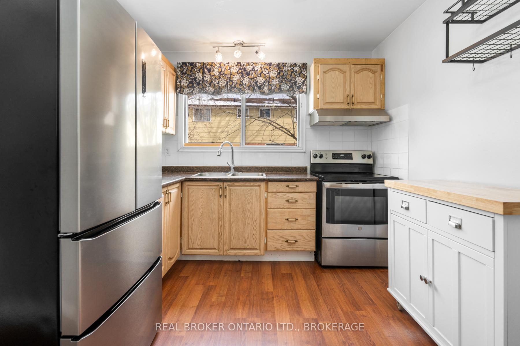 Photo 10 of Unit 6, 23 Addington Street, Loyalist, Amherstview — HOMEH