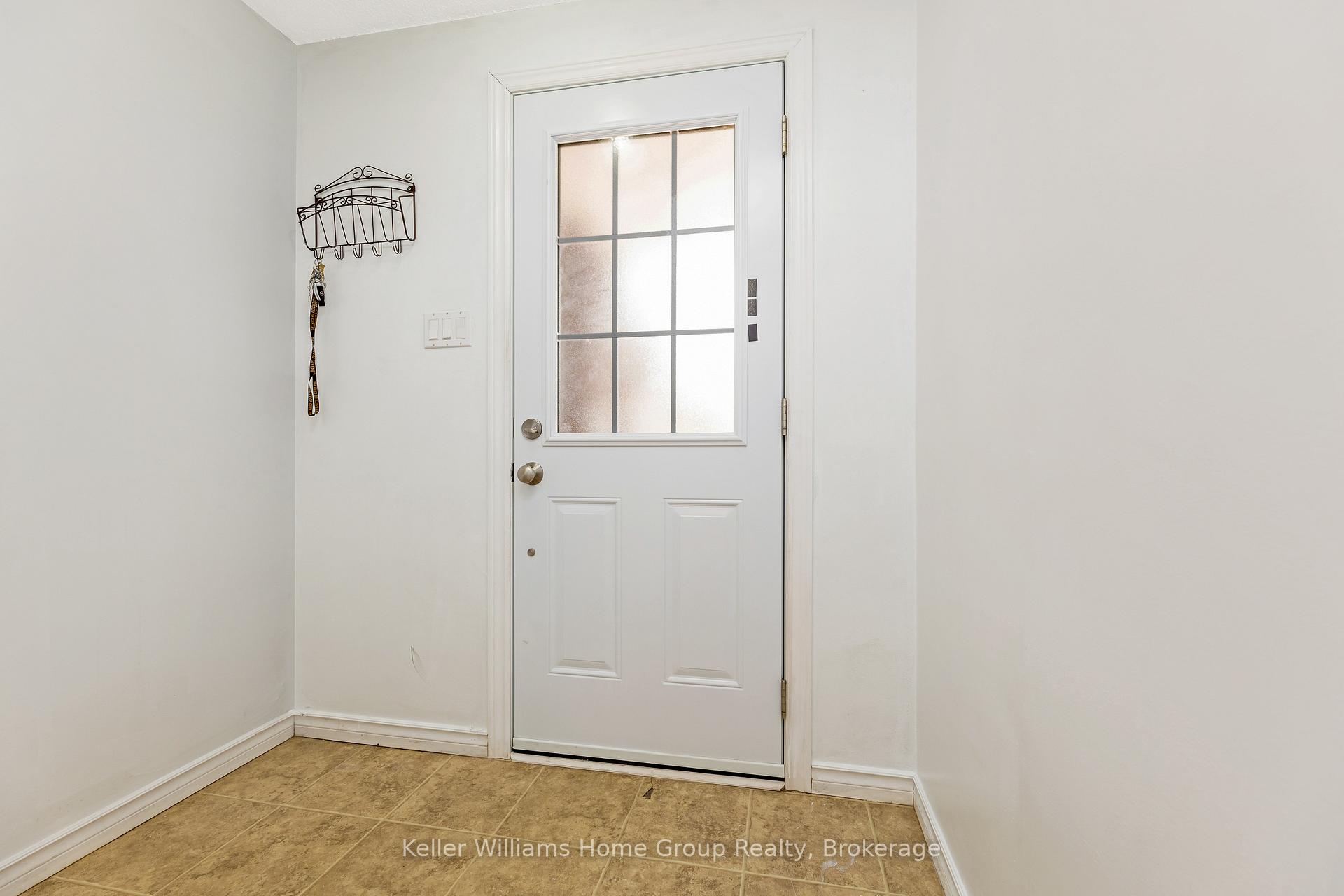 Photo 5 of Unit 6, 175 Elm Ridge Drive, Kitchener — HOMEH