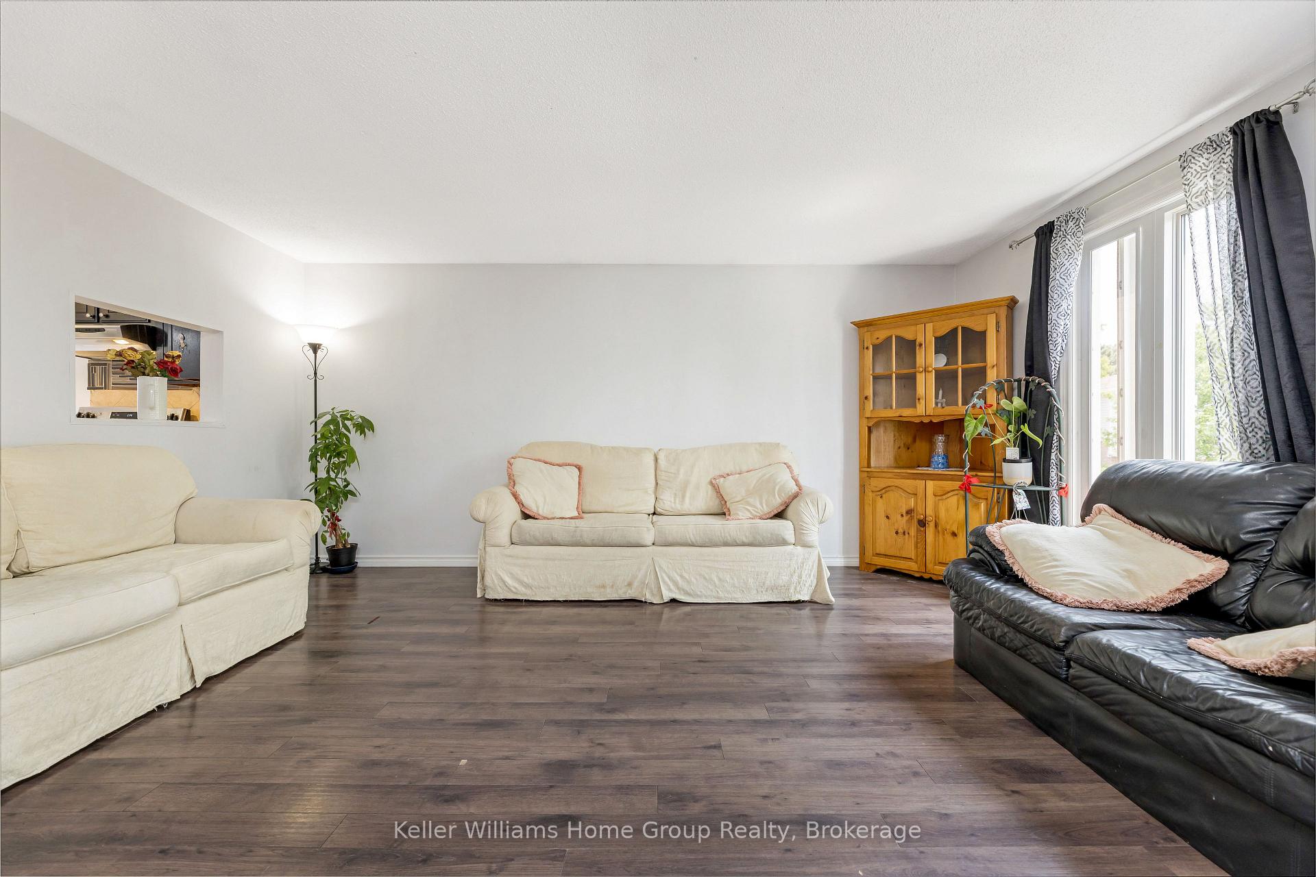 Photo 6 of Unit 6, 175 Elm Ridge Drive, Kitchener — HOMEH