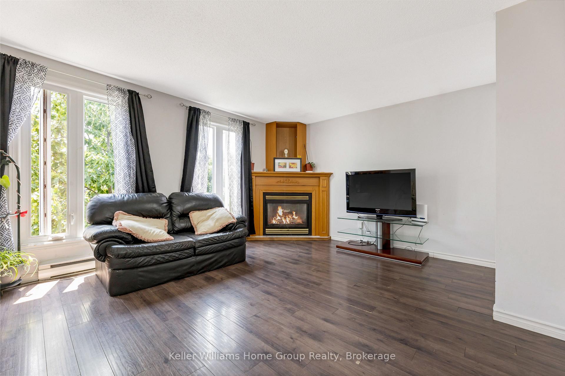 Photo 9 of Unit 6, 175 Elm Ridge Drive, Kitchener — HOMEH