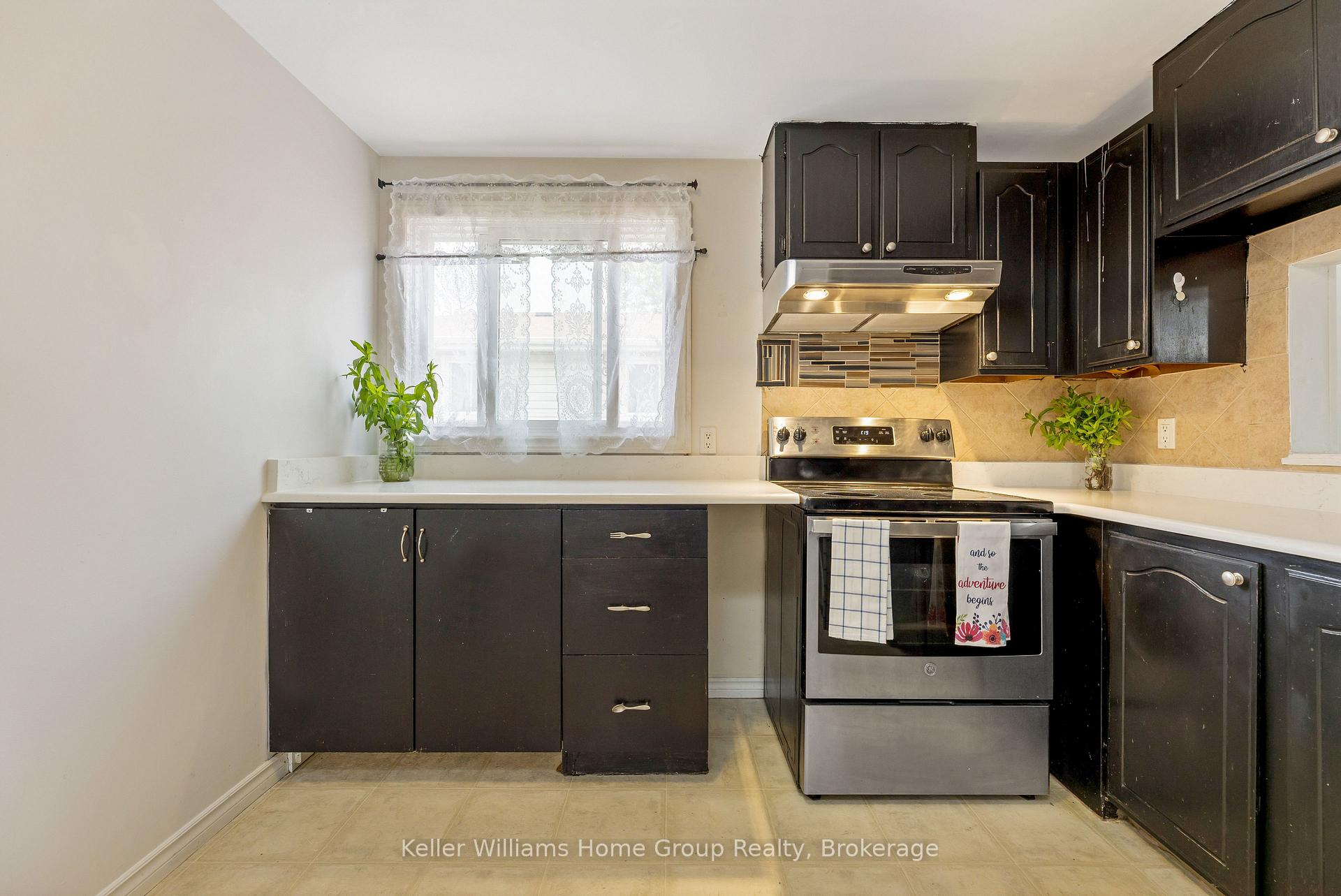 Photo 11 of Unit 6, 175 Elm Ridge Drive, Kitchener — HOMEH