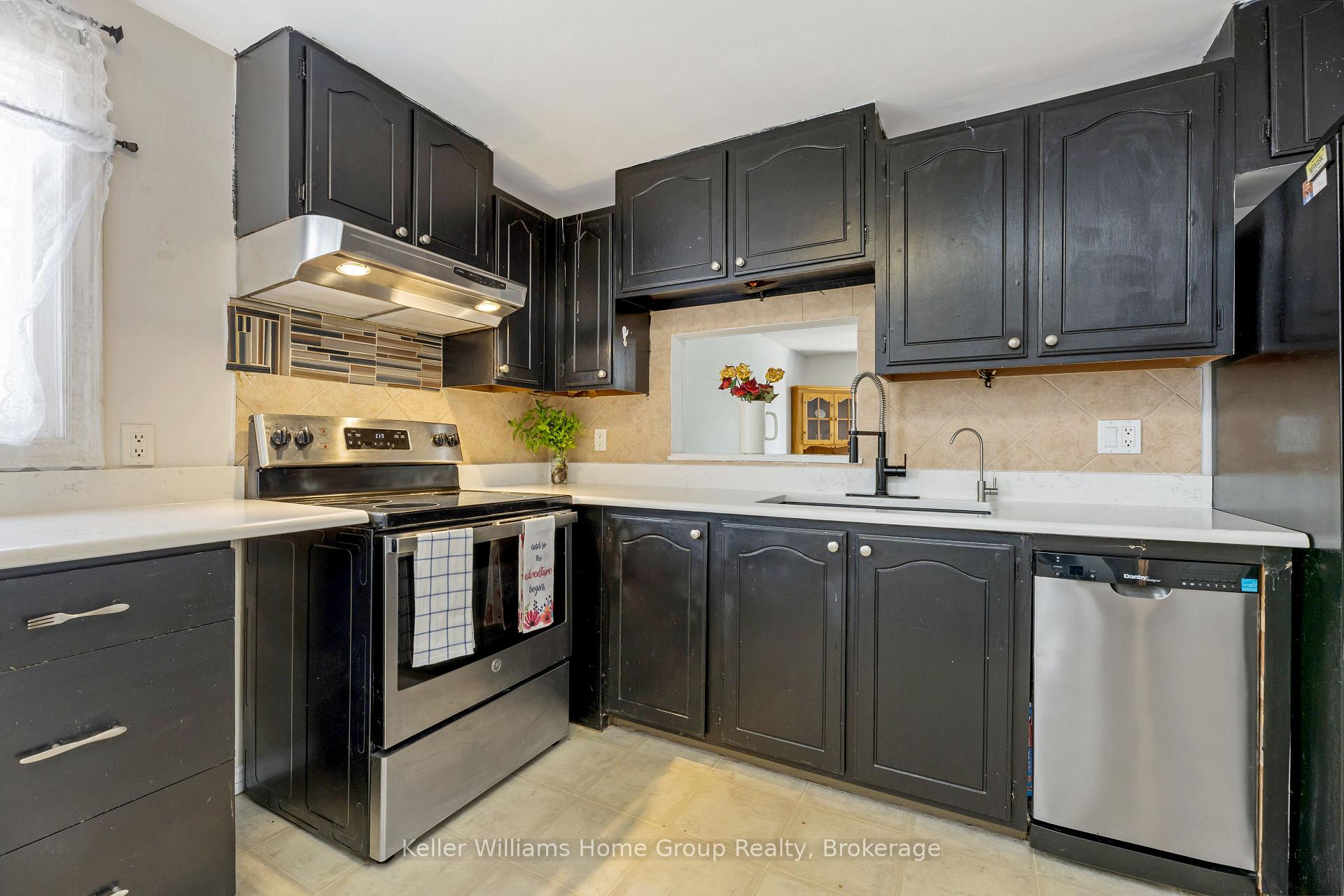 Photo 12 of Unit 6, 175 Elm Ridge Drive, Kitchener — HOMEH