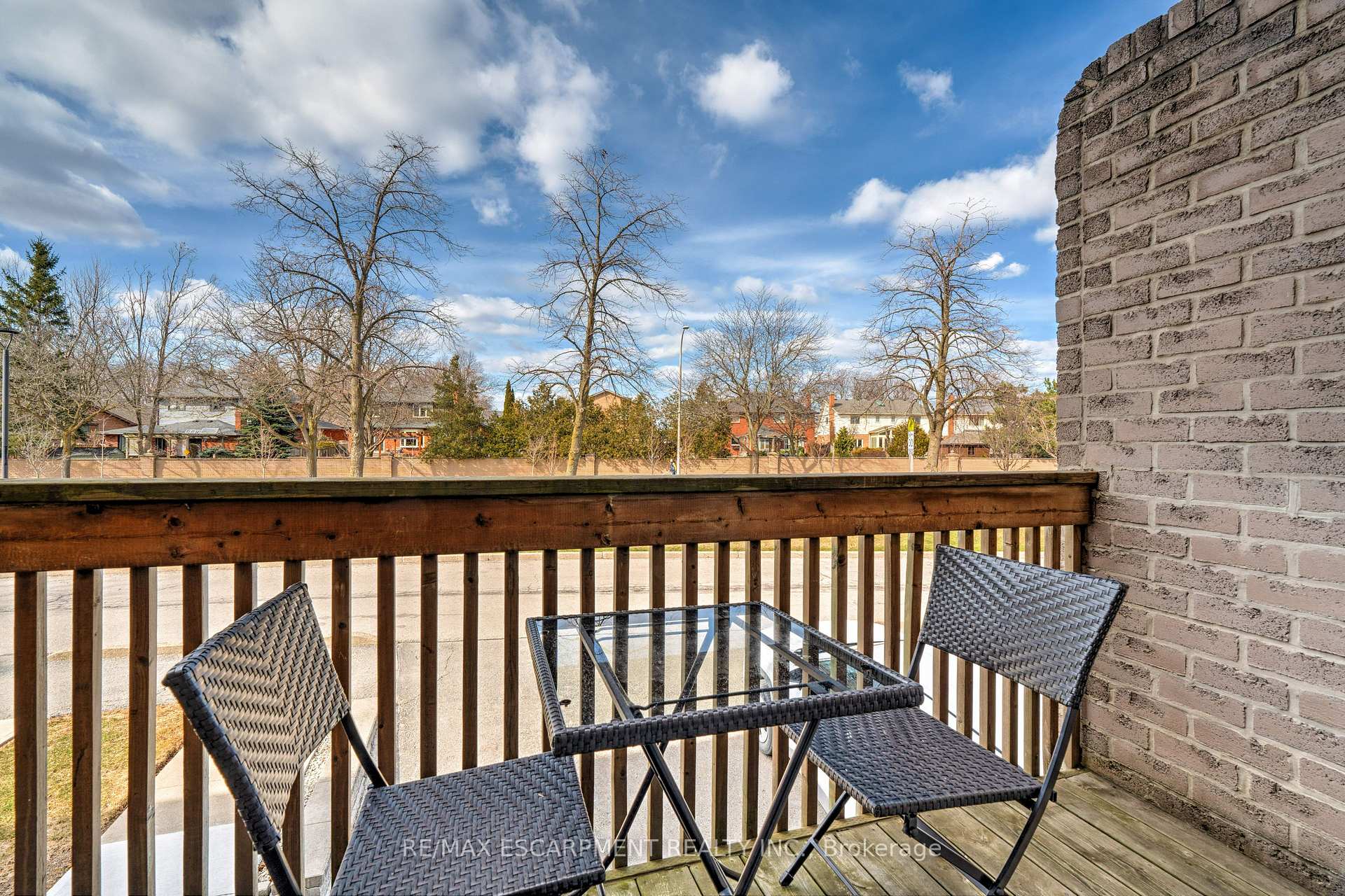 Photo 4 of Unit 53, 1115 Paramount Drive, Hamilton, Stoney Creek Mountain — HOMEH