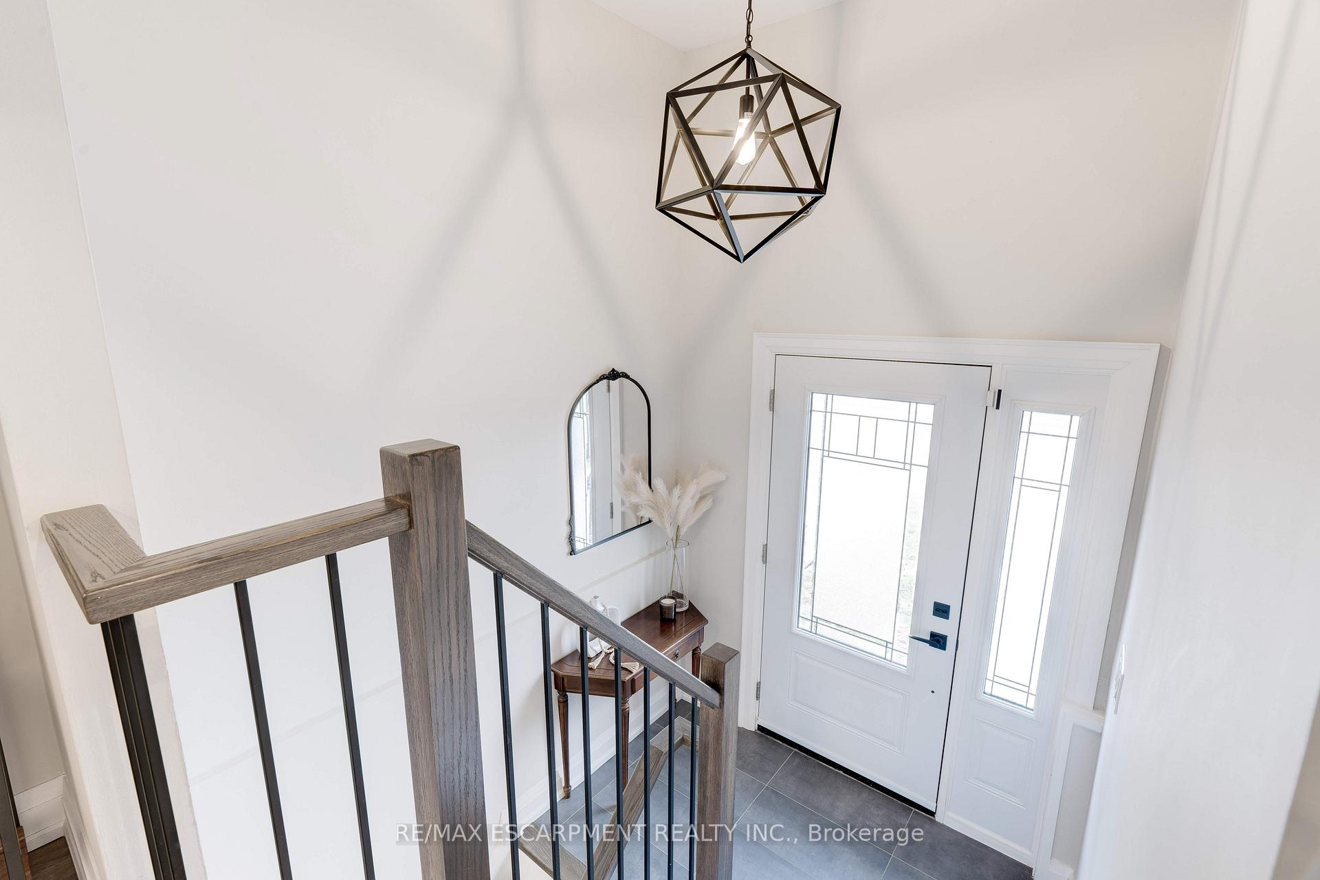 Photo 5 of Unit 53, 1115 Paramount Drive, Hamilton, Stoney Creek Mountain — HOMEH