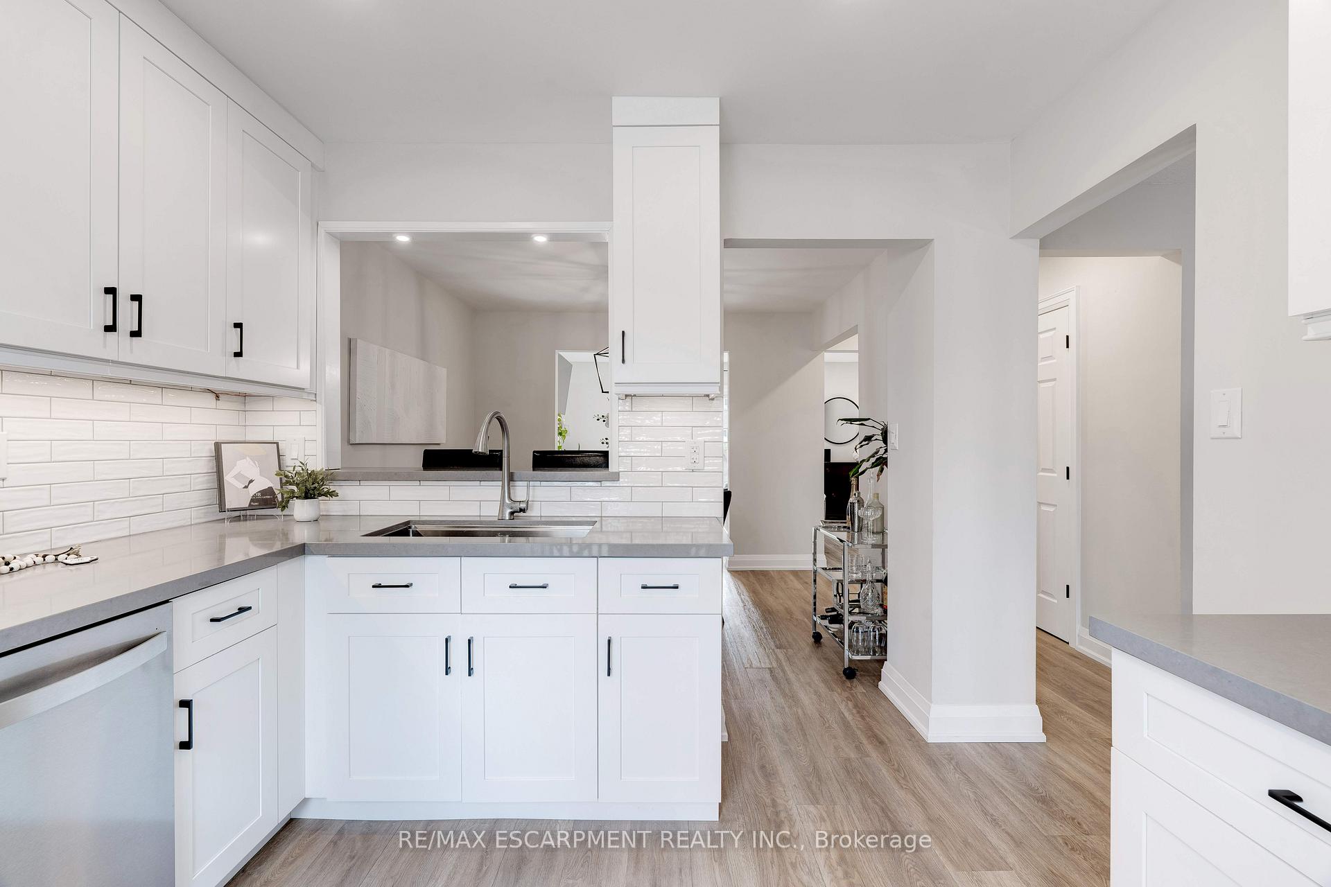 Photo 28 of Unit 53, 1115 Paramount Drive, Hamilton, Stoney Creek Mountain — HOMEH