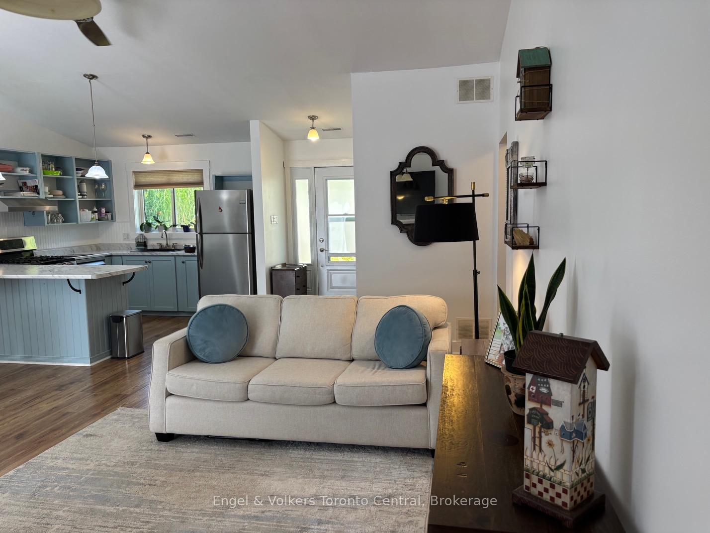 Photo 4 of Unit 17, 429 Oxbow Crescent, Collingwood — HOMEH