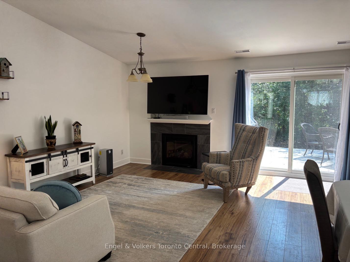 Photo 5 of Unit 17, 429 Oxbow Crescent, Collingwood — HOMEH
