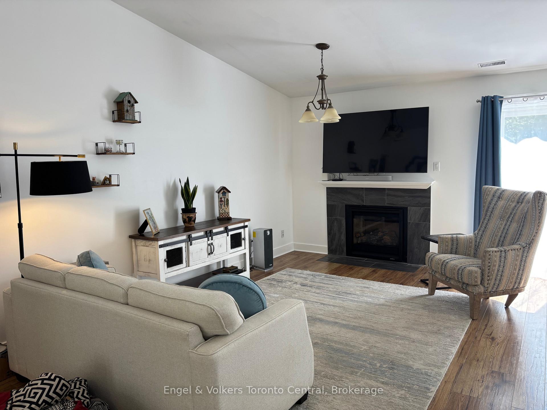 Photo 12 of Unit 17, 429 Oxbow Crescent, Collingwood — HOMEH