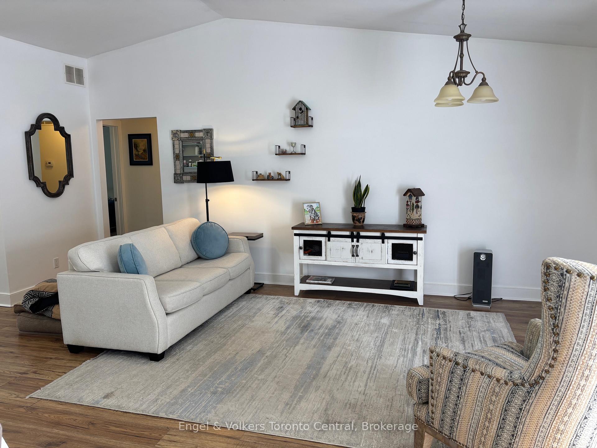 Photo 13 of Unit 17, 429 Oxbow Crescent, Collingwood — HOMEH