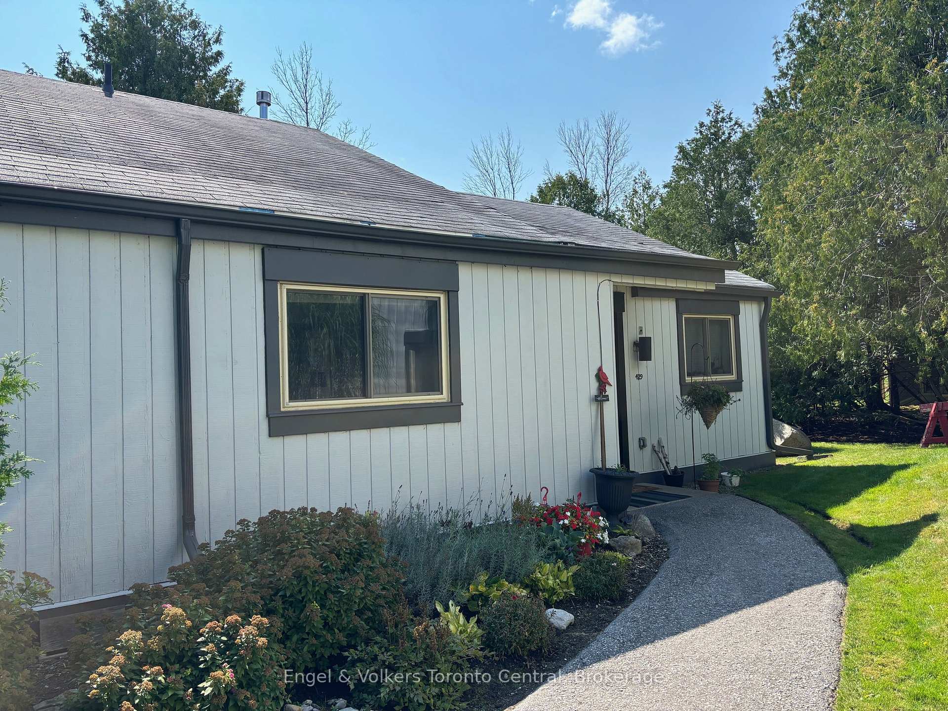 Photo 27 of Unit 17, 429 Oxbow Crescent, Collingwood — HOMEH