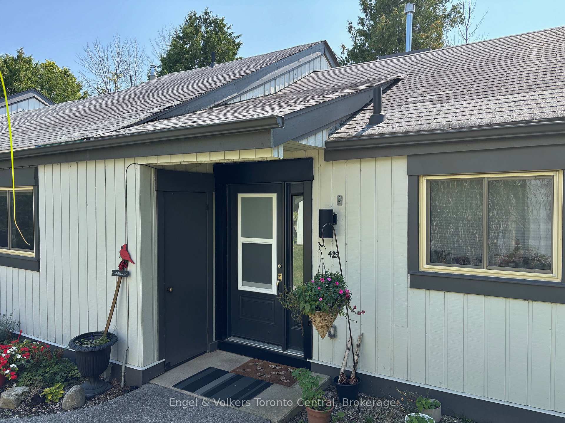 Photo 28 of Unit 17, 429 Oxbow Crescent, Collingwood — HOMEH