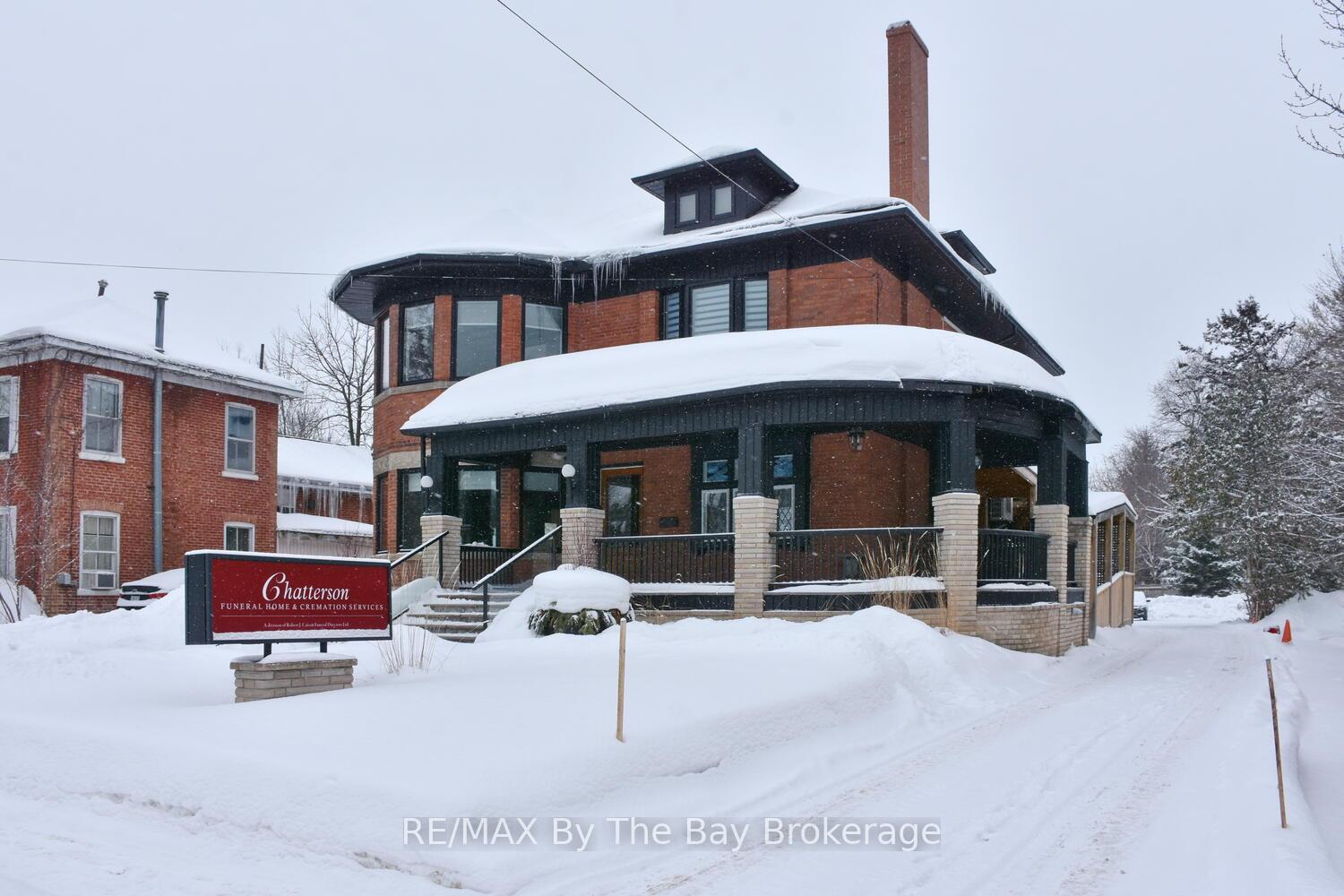 Front of Unit Upper, 404 Hurontario Street