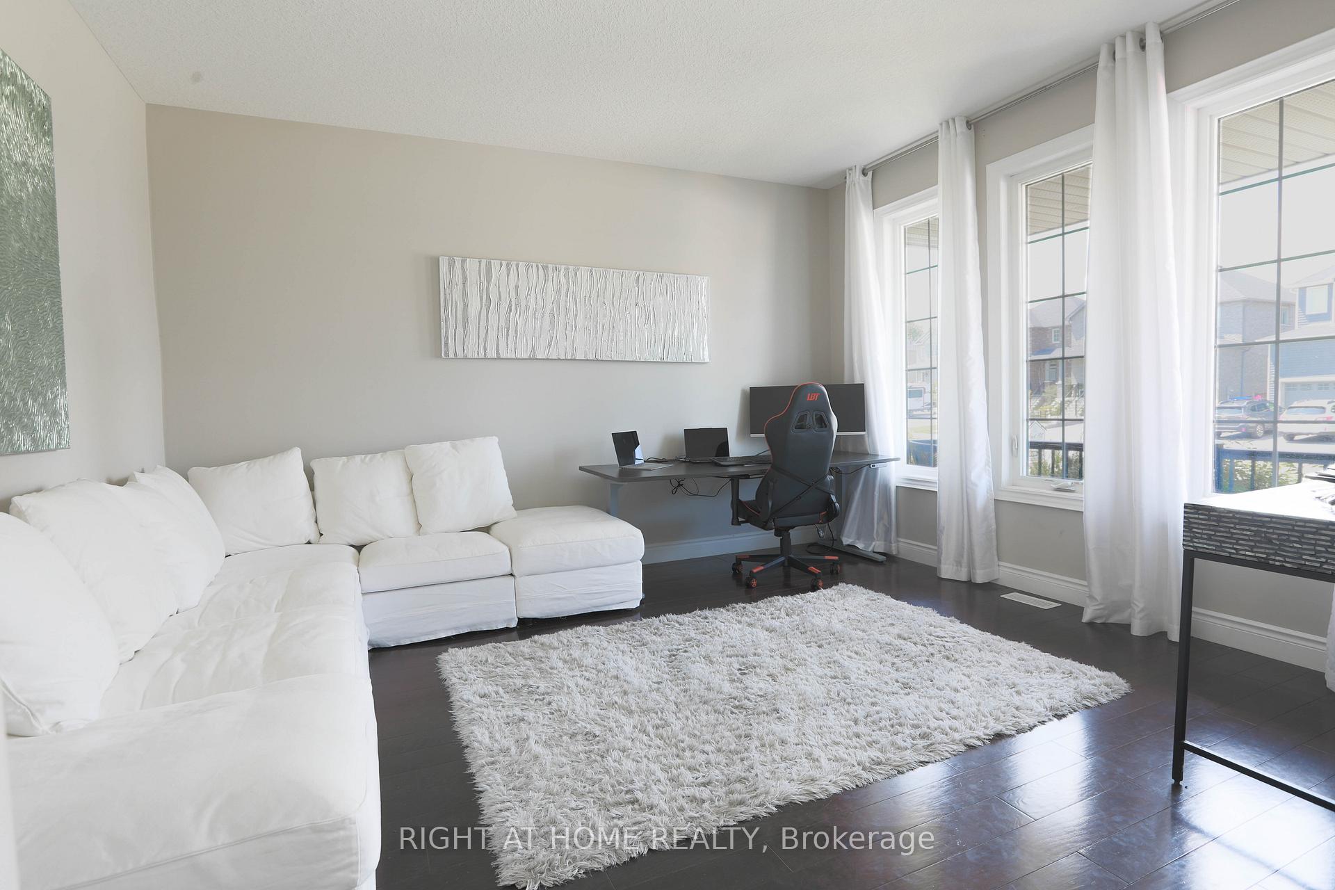 Photo 6 of 72 Lockerbie Crescent, Collingwood — HOMEH