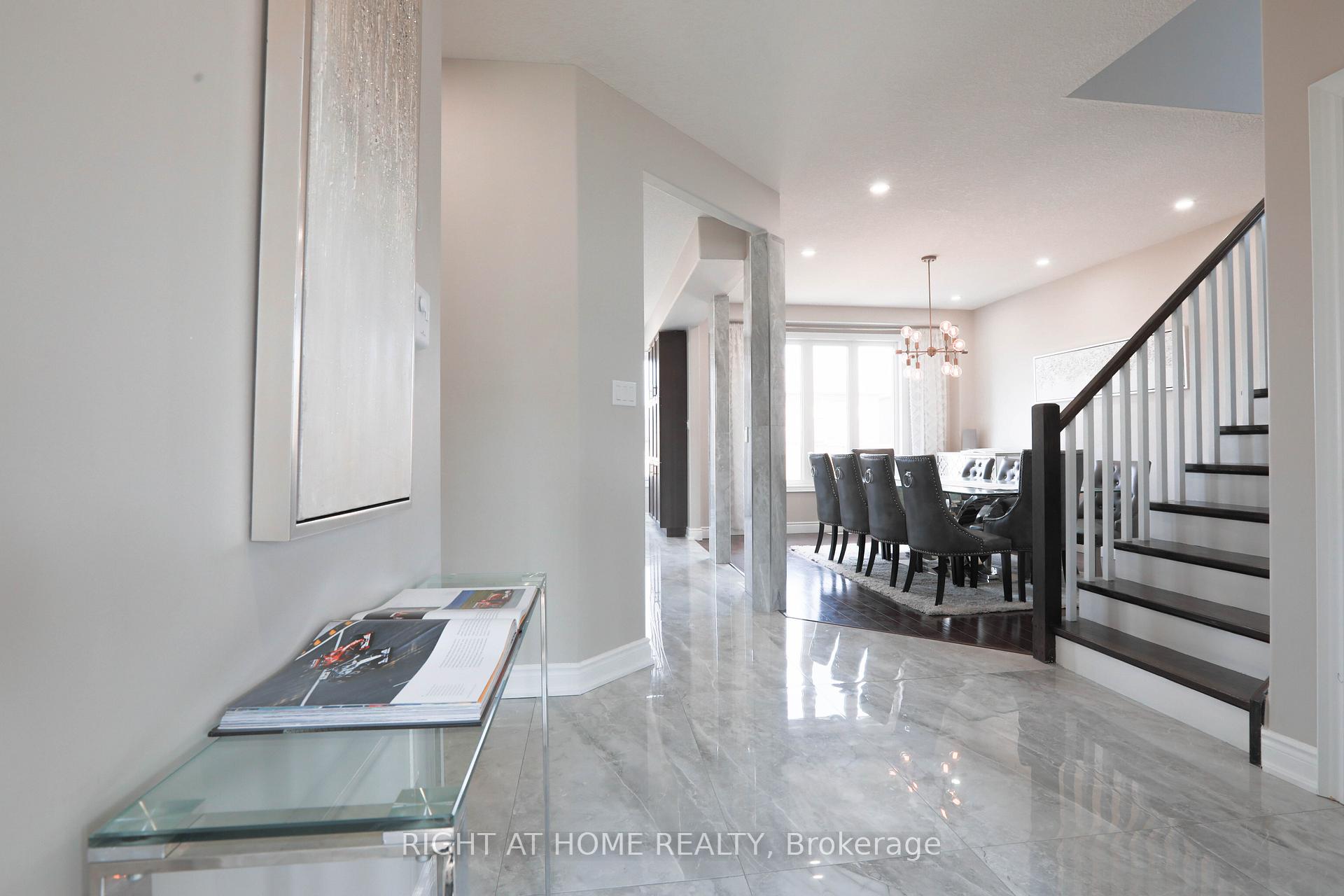 Photo 7 of 72 Lockerbie Crescent, Collingwood — HOMEH