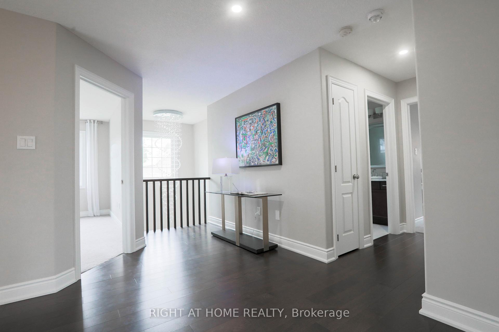 Photo 16 of 72 Lockerbie Crescent, Collingwood — HOMEH