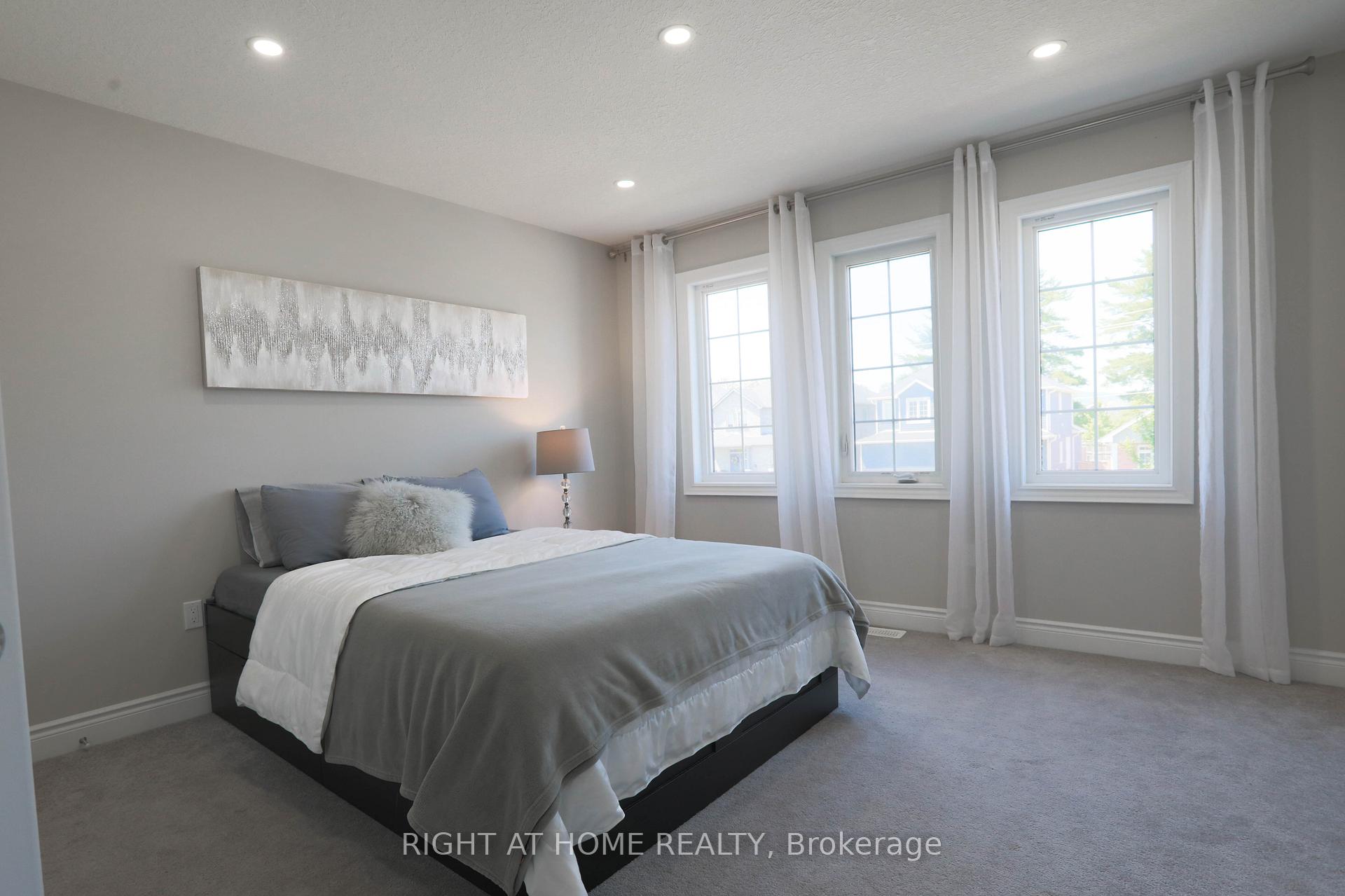 Photo 21 of 72 Lockerbie Crescent, Collingwood — HOMEH