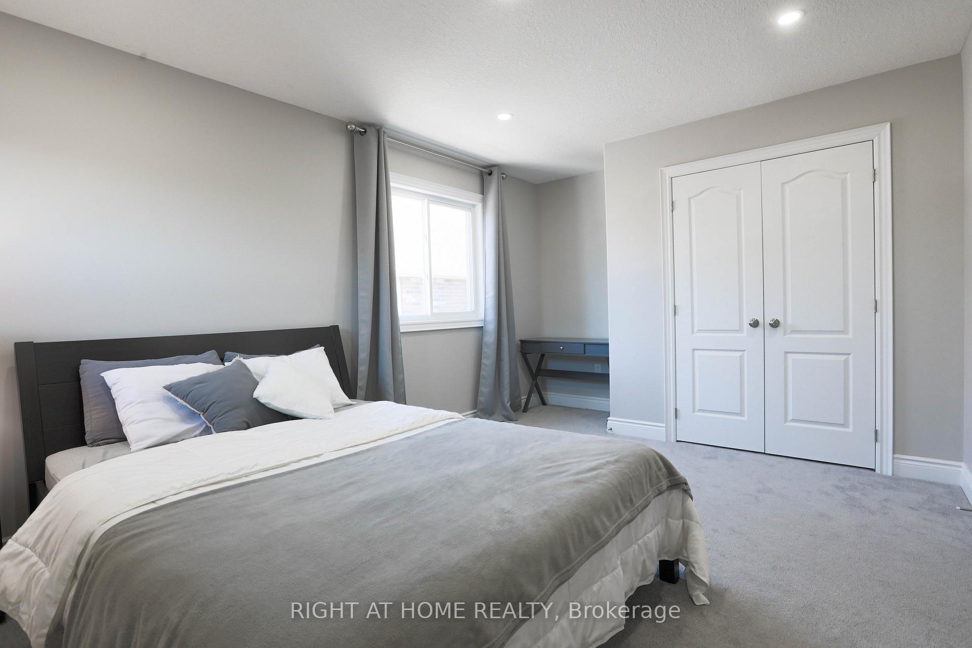 Photo 26 of 72 Lockerbie Crescent, Collingwood — HOMEH