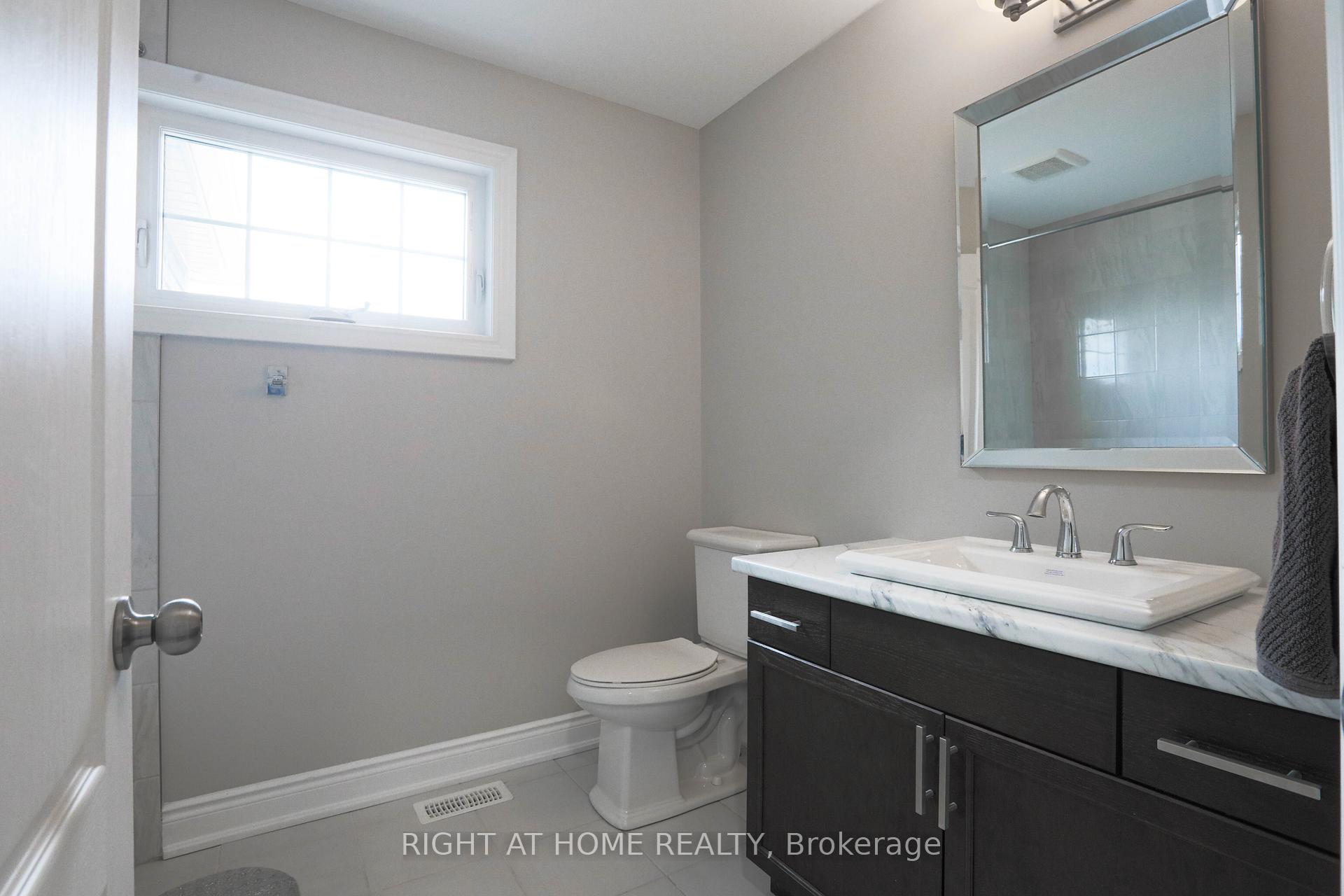 Photo 27 of 72 Lockerbie Crescent, Collingwood — HOMEH