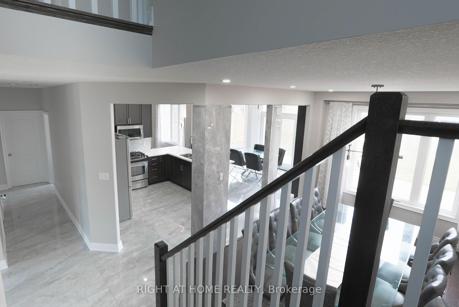 Photo 29 of 72 Lockerbie Crescent, Collingwood — HOMEH
