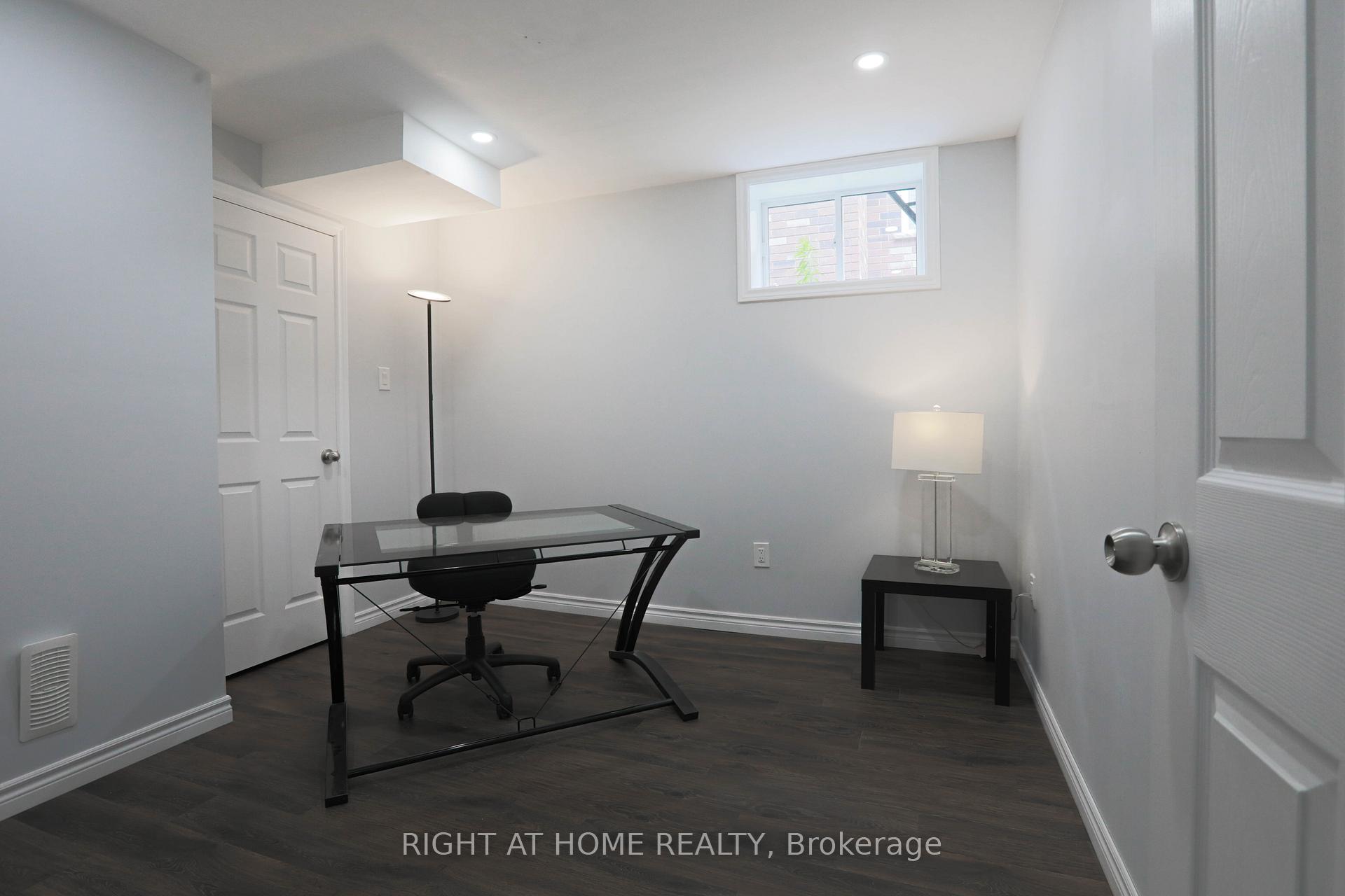 Photo 34 of 72 Lockerbie Crescent, Collingwood — HOMEH