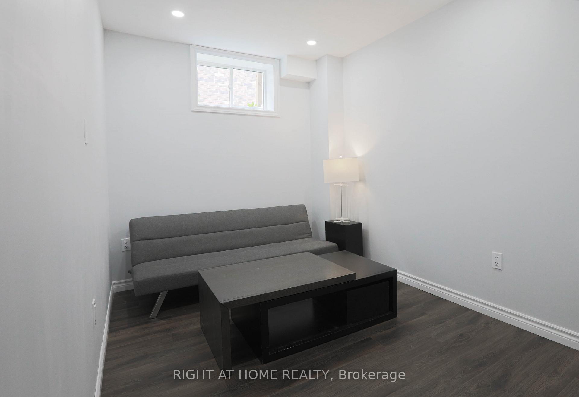 Photo 35 of 72 Lockerbie Crescent, Collingwood — HOMEH